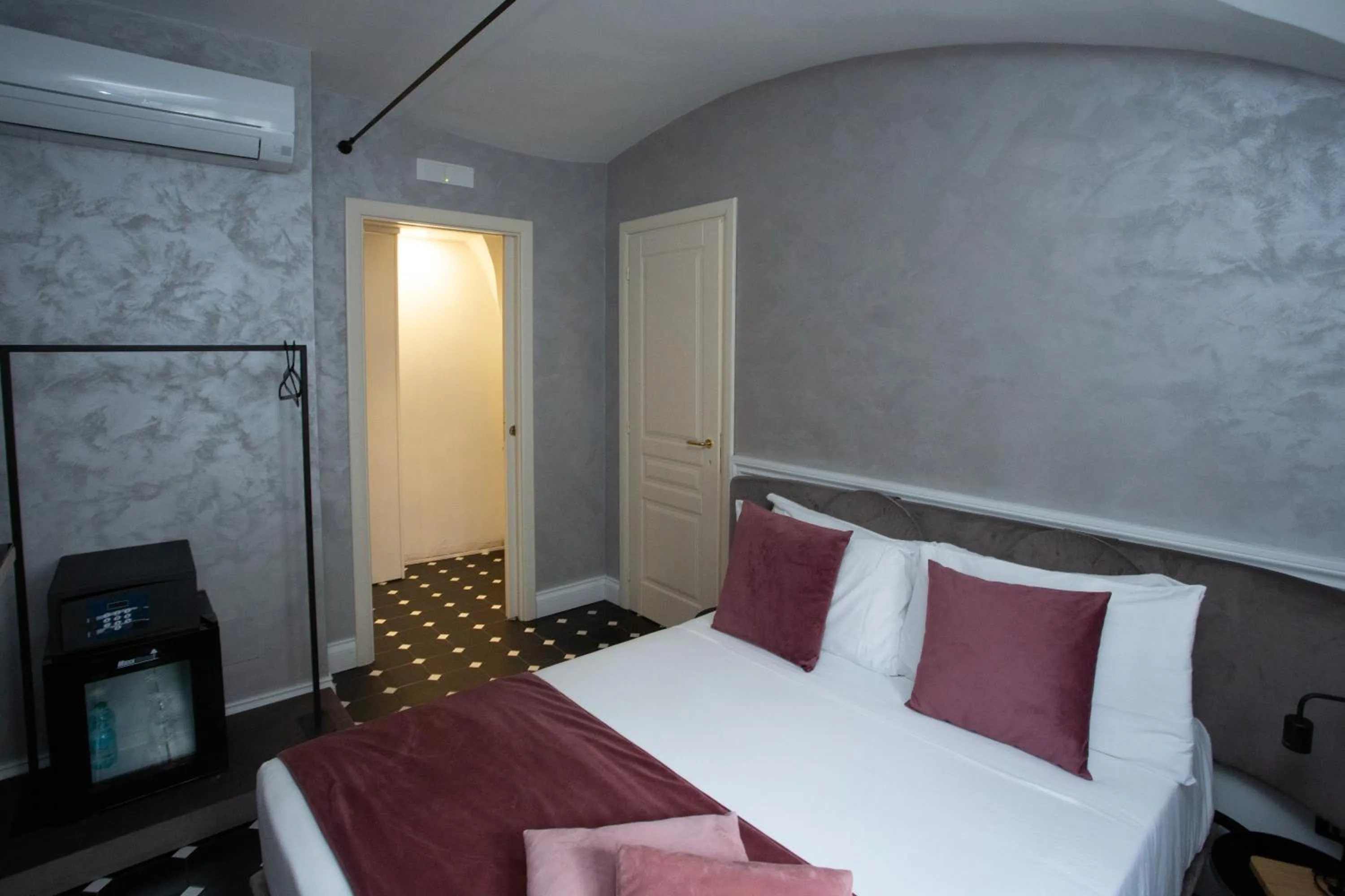 Bedroom, Bed in Profumo Maison Colosseo