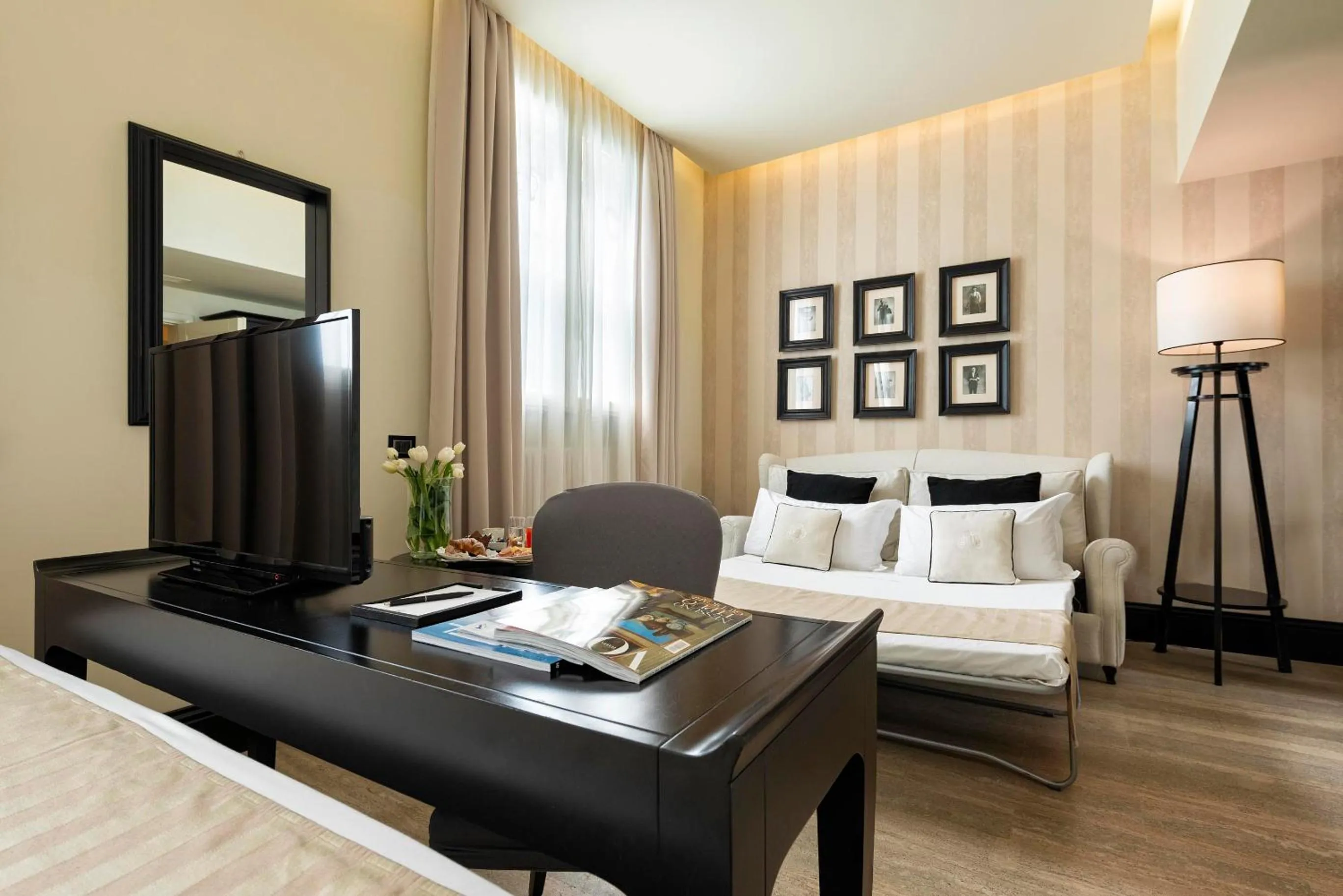 Bedroom, Bed in Profumo Maison Colosseo