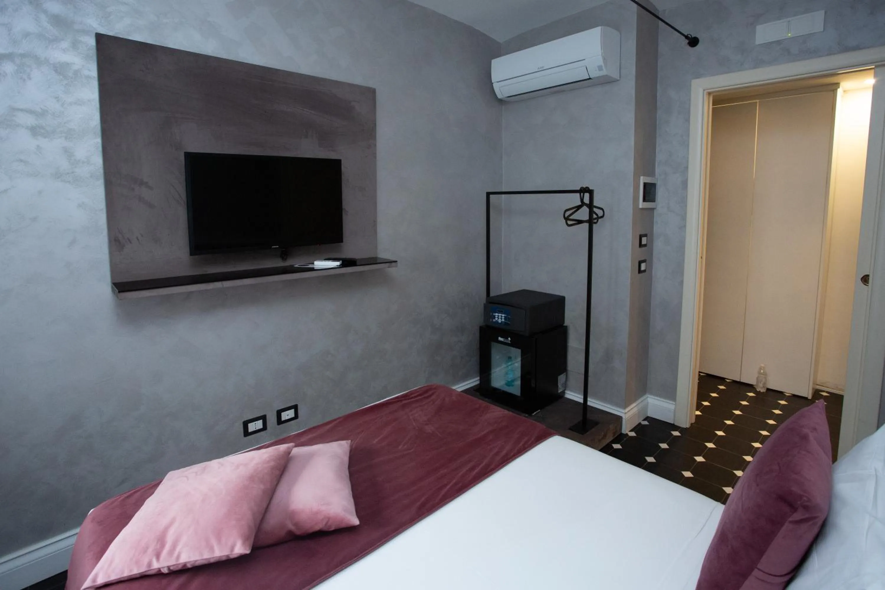 Bedroom, Bed in Profumo Maison Colosseo