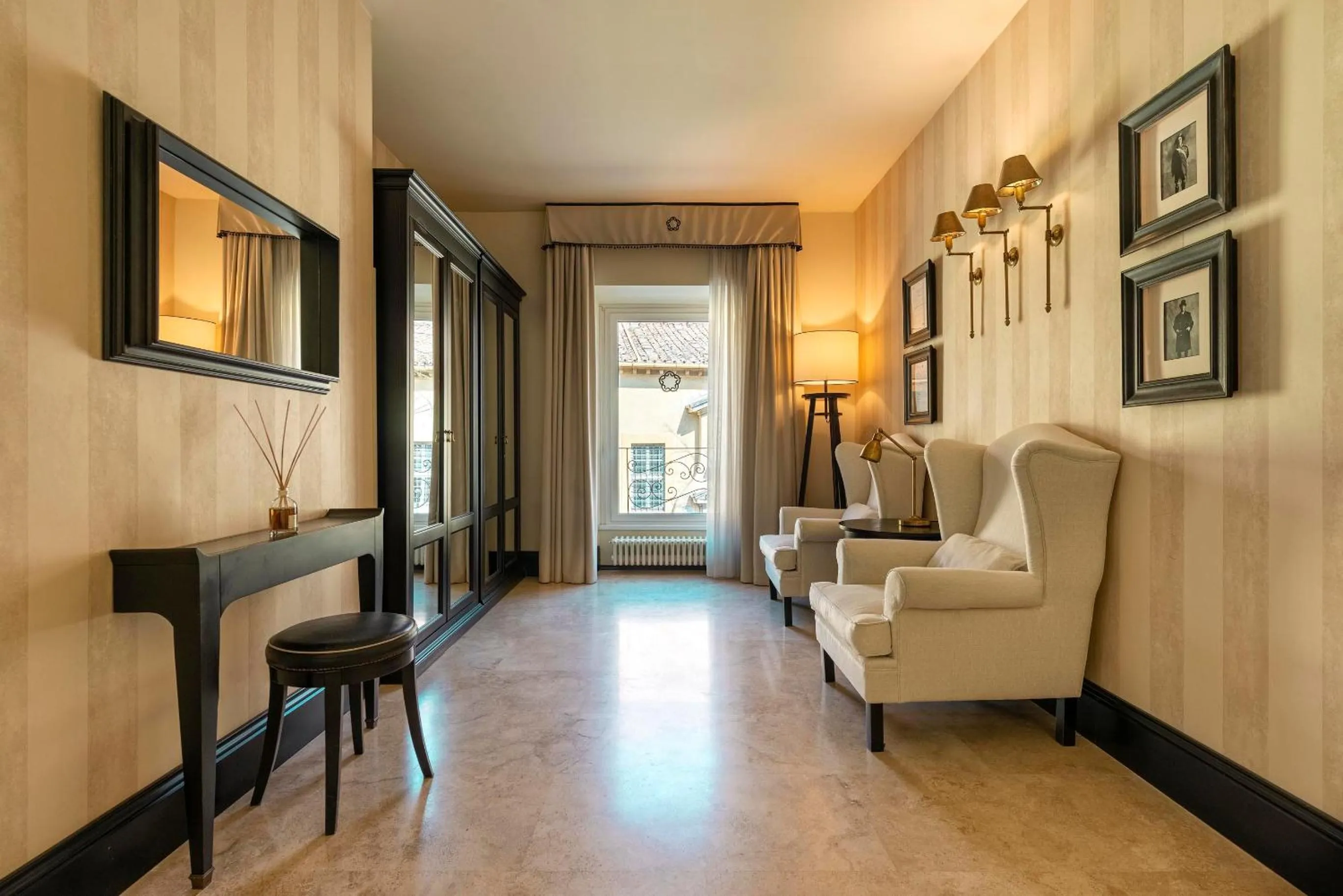 Communal lounge/ TV room in Profumo Maison Colosseo