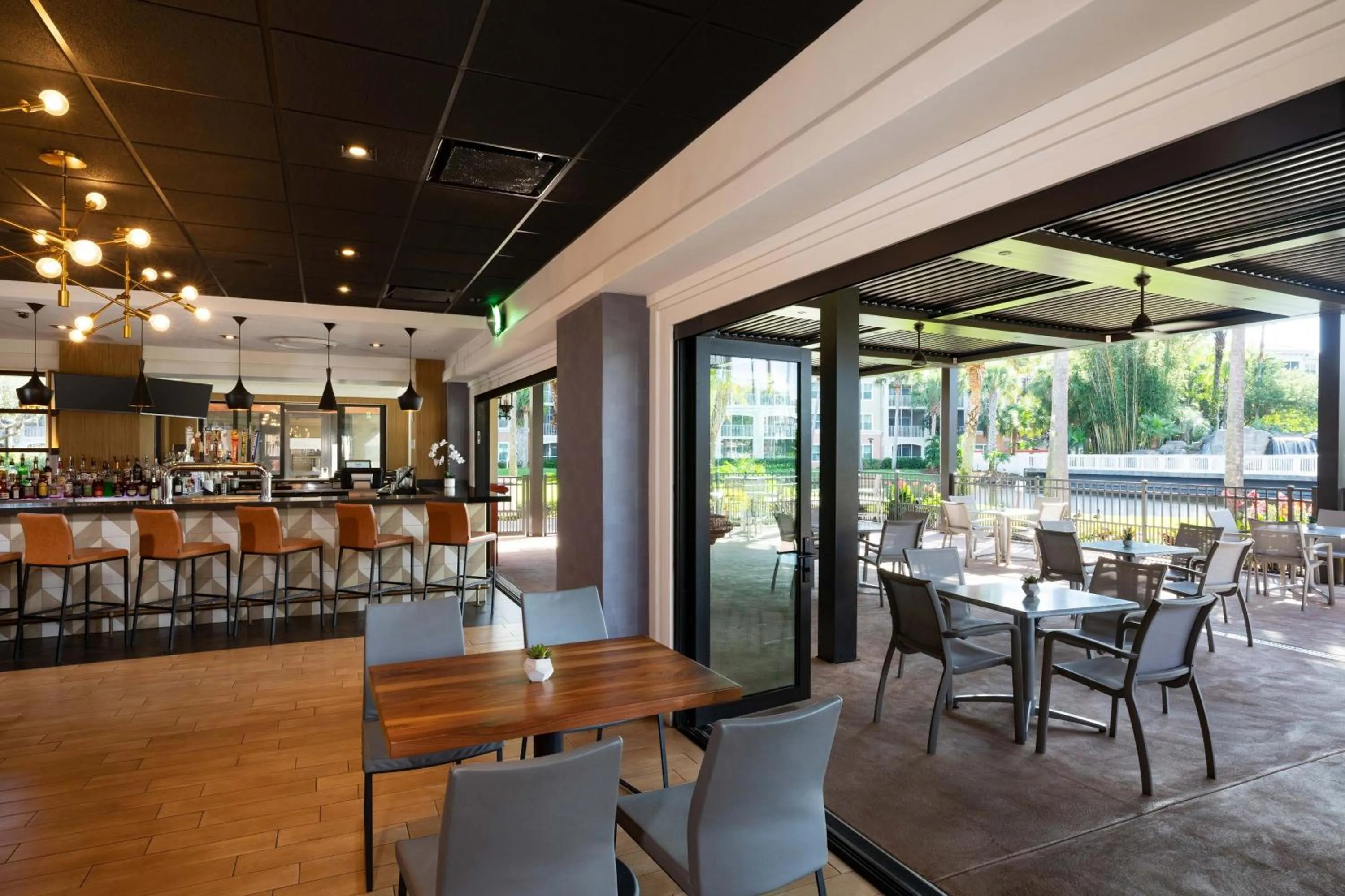 Lounge or bar in Sheraton Vistana Villages Resort Villas, I-Drive Orlando
