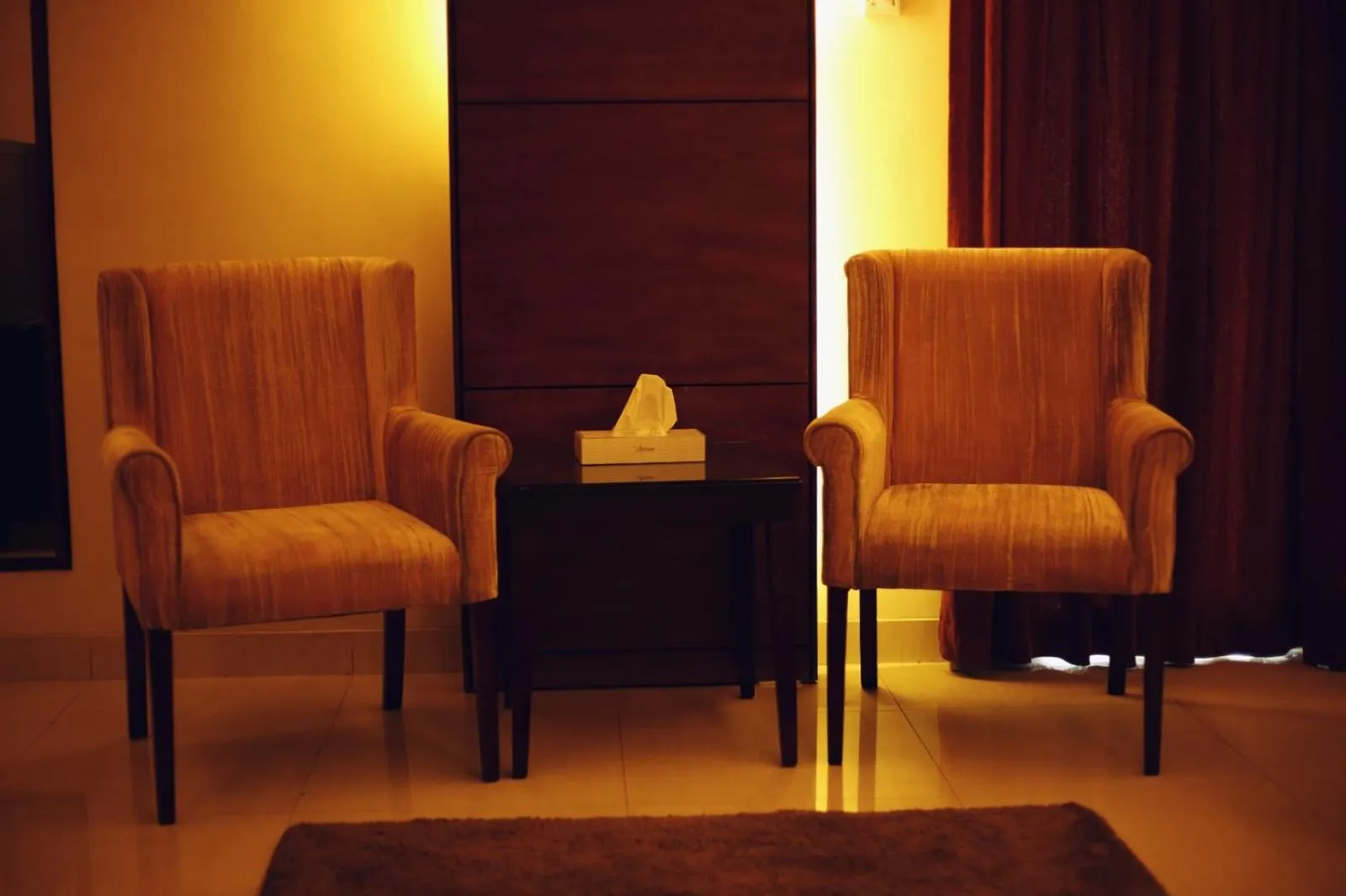 The Avenue Hotel & Suites