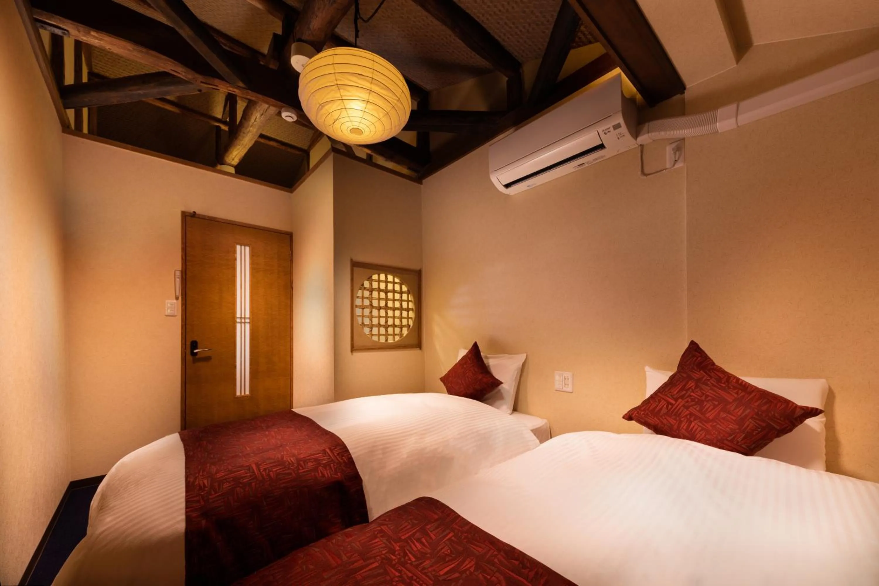 Bed in Tsumugi Horikawakichimonji