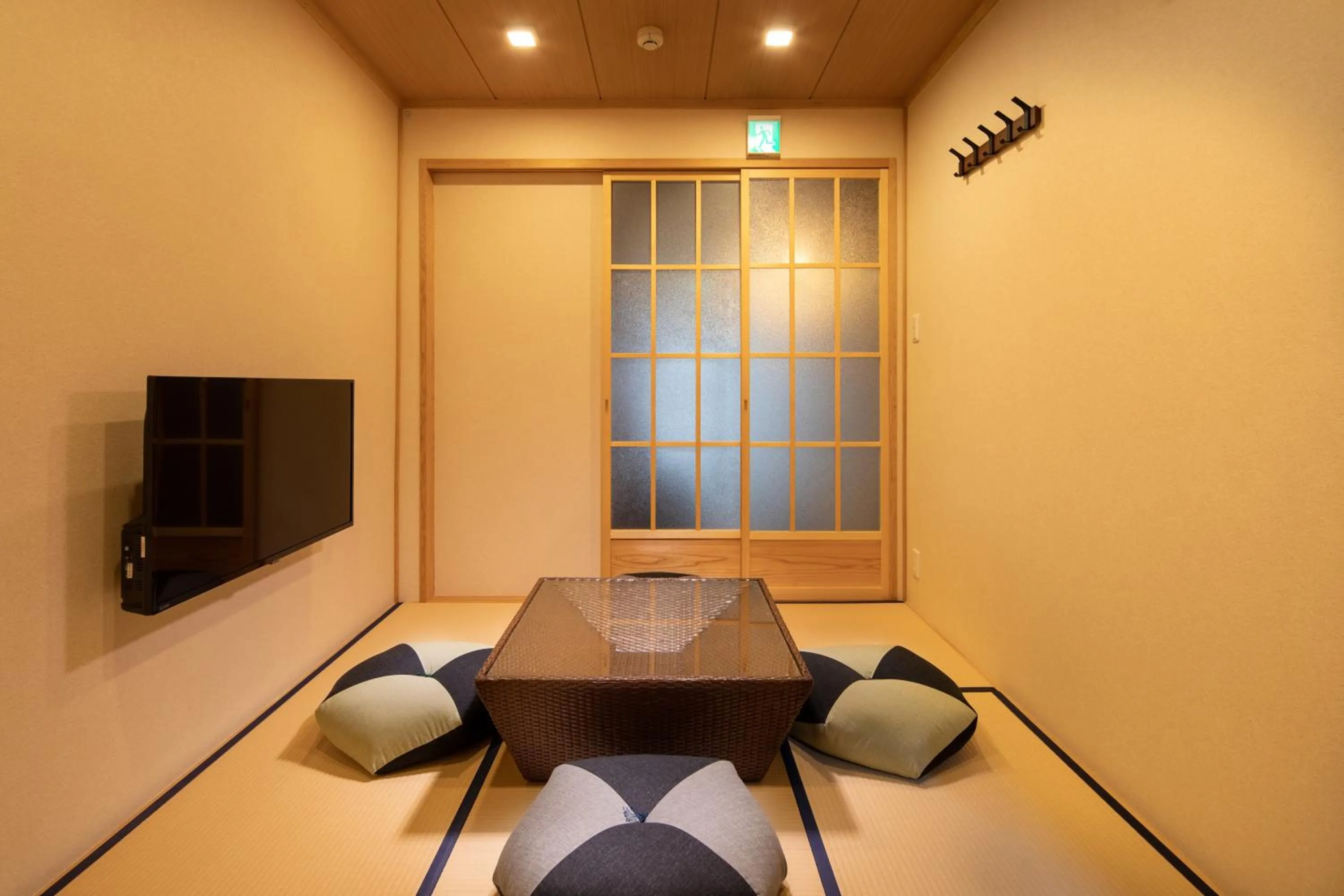 TV and multimedia in Tsumugi Horikawakichimonji