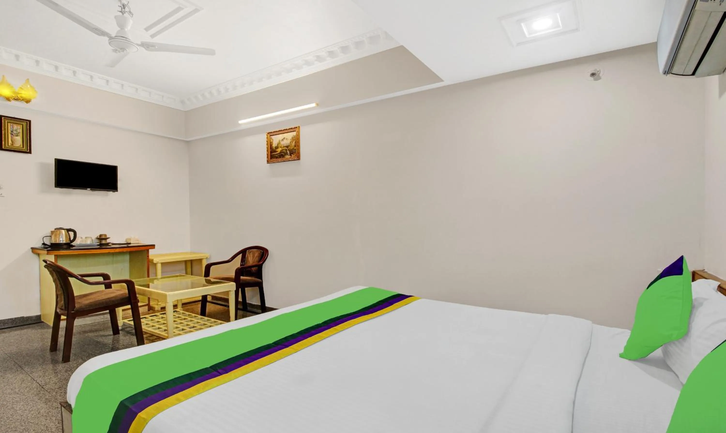 Bed in Treebo Eagle Executive