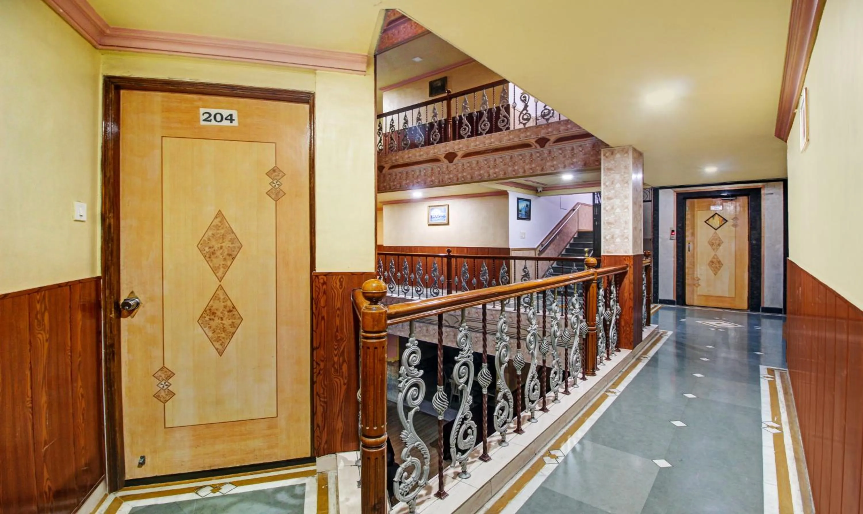 elevator in Treebo Eagle Executive