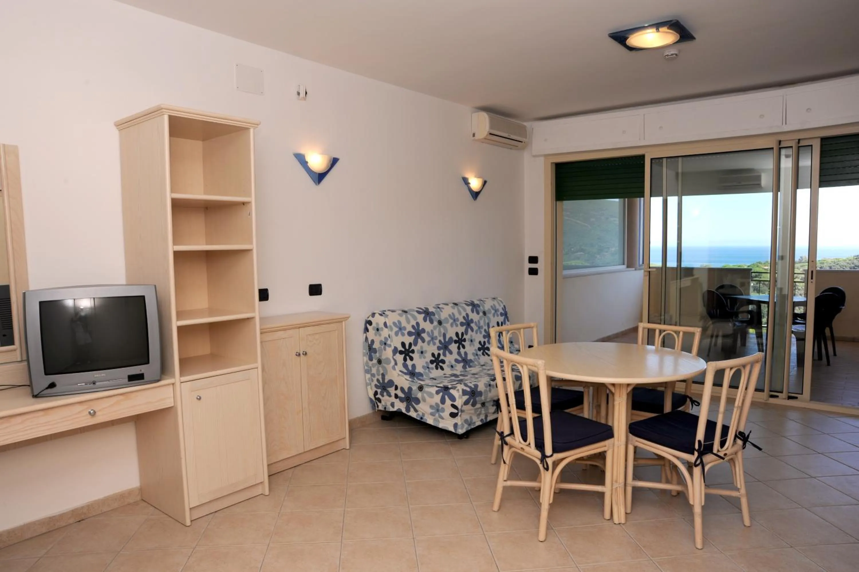 TV and multimedia in Lo Smeraldo