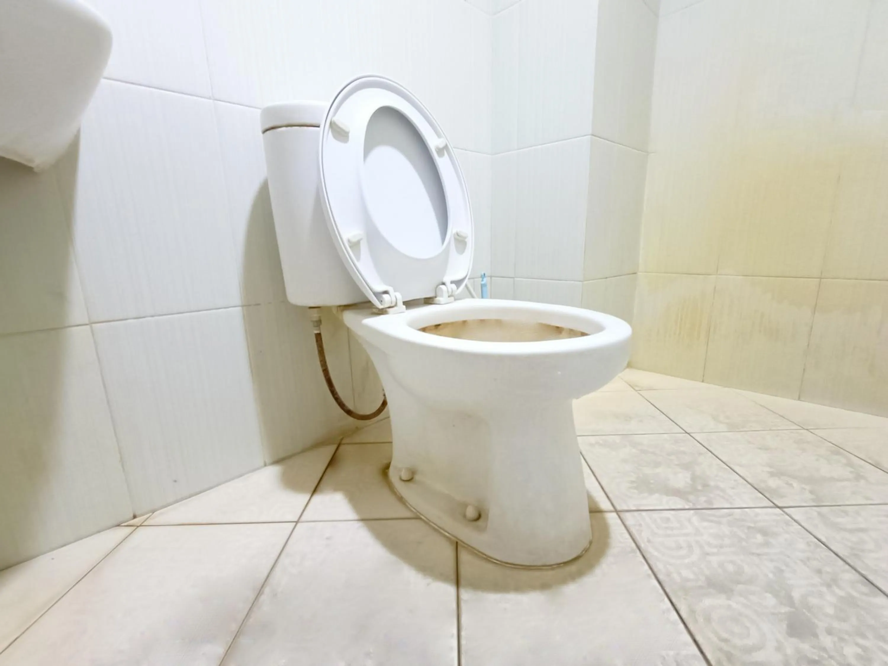 Bathroom in RedDoorz At Rids Hotel Manado