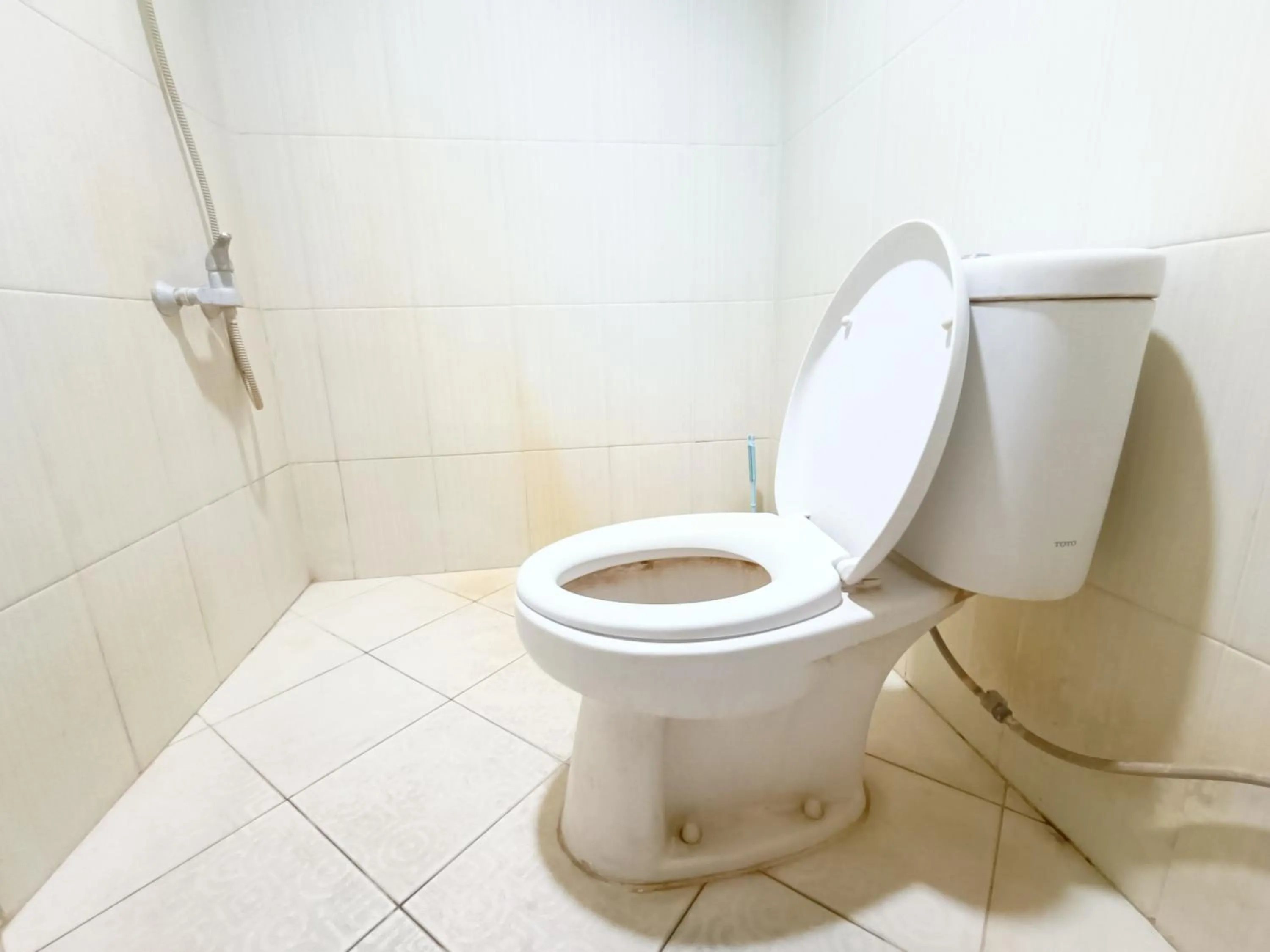 Bathroom in RedDoorz At Rids Hotel Manado