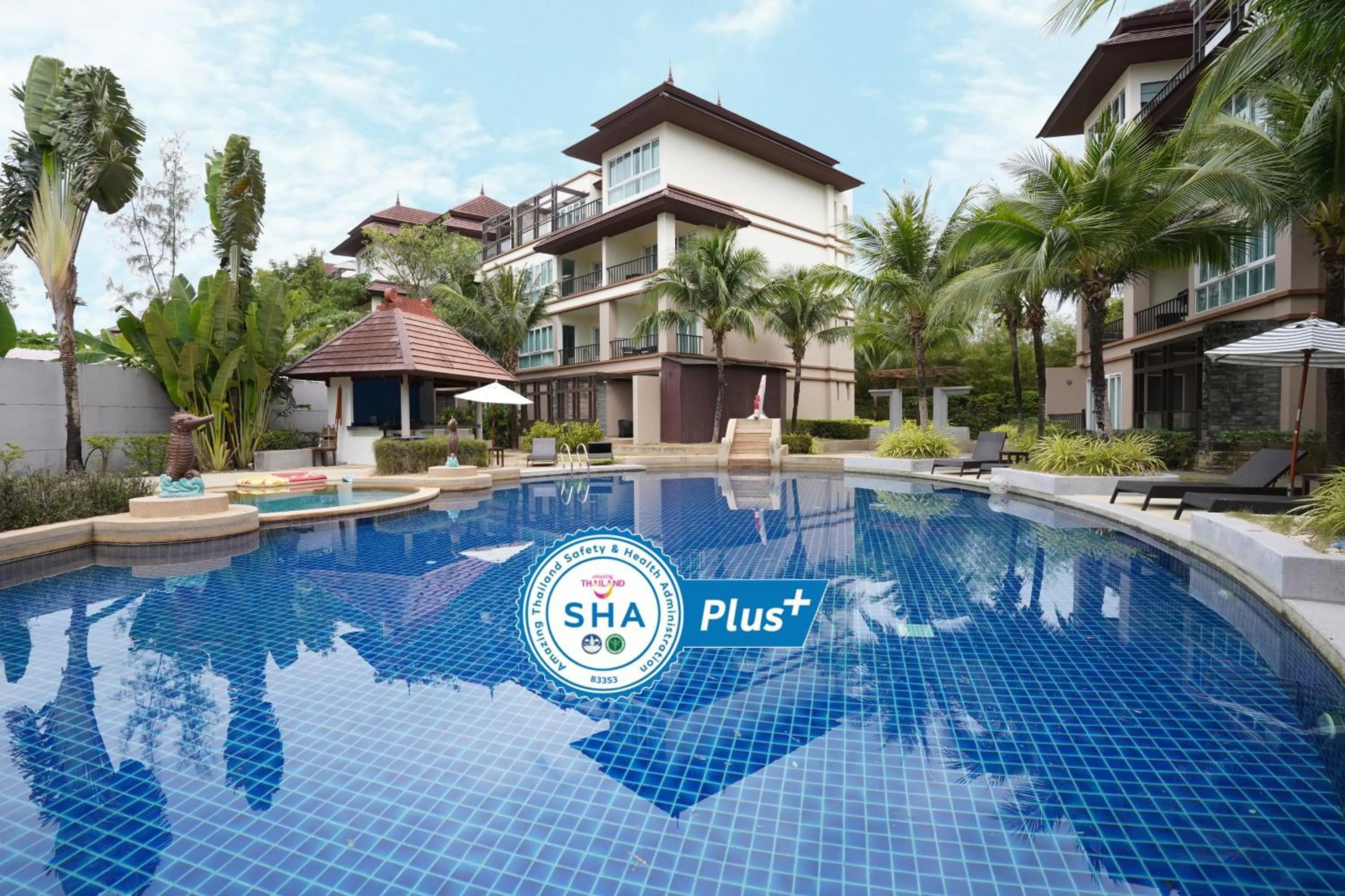 Swimming pool in Hotel COCO Phuket Bangtao Beach