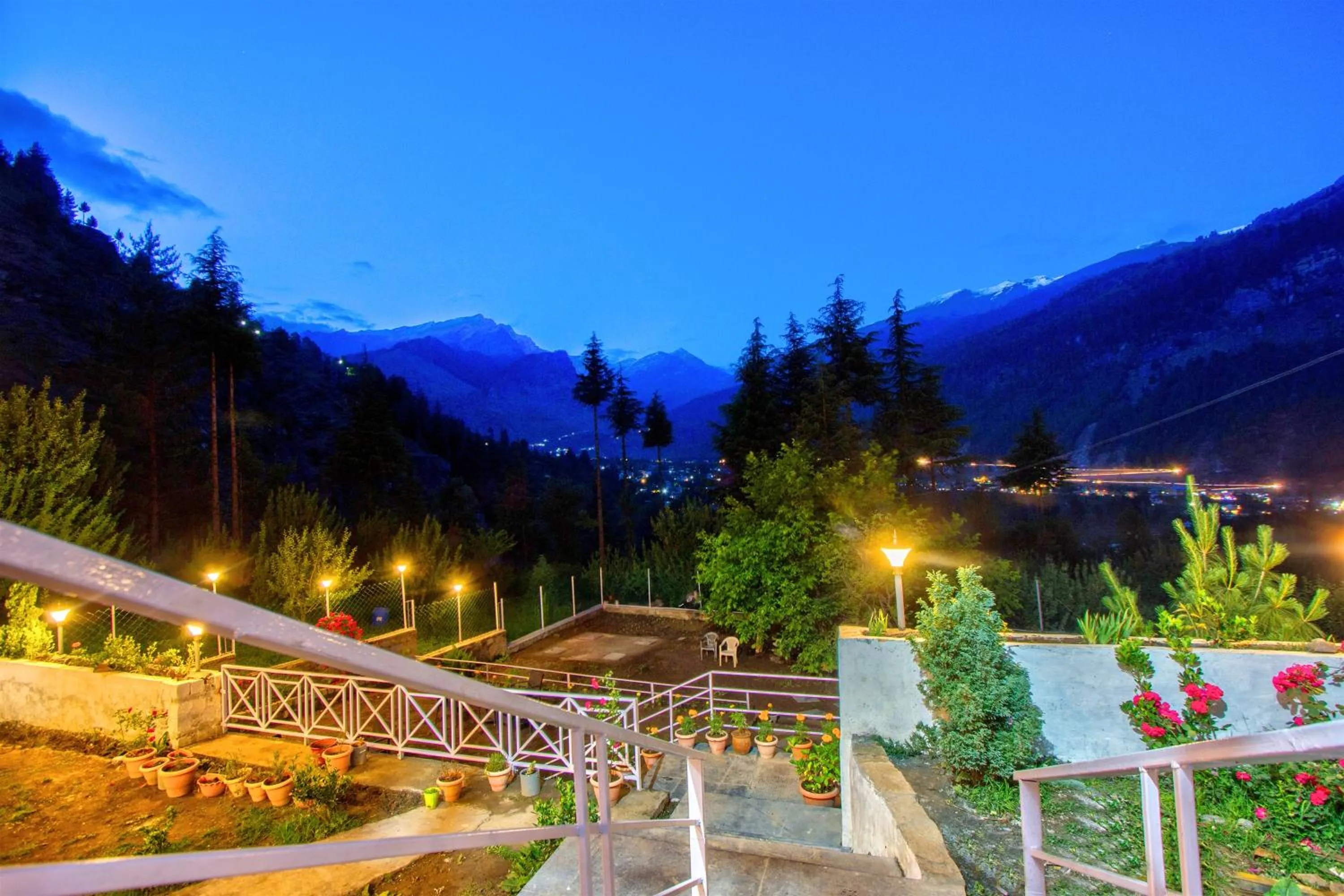 Patio in Baan by Snow City Farm