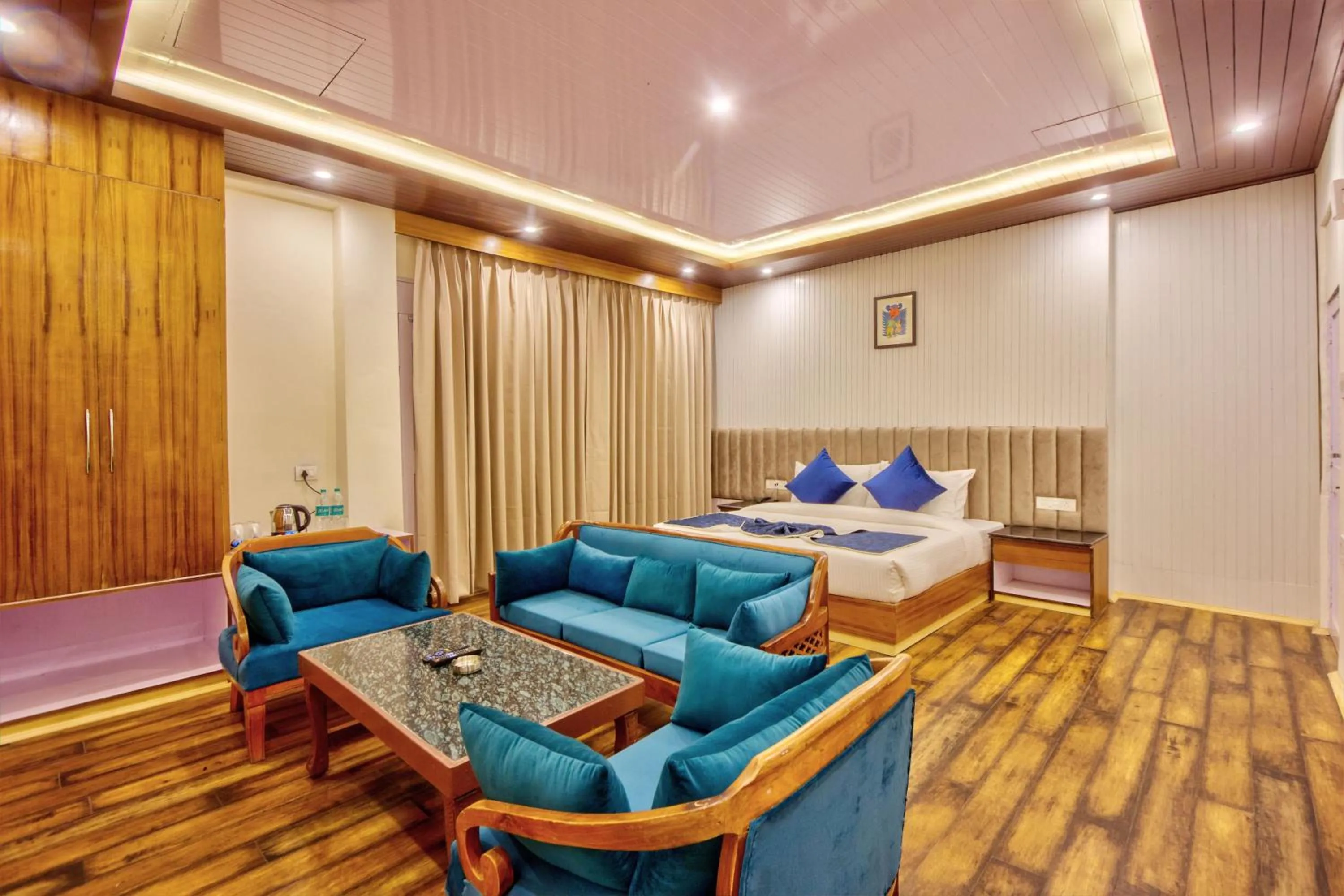 Living room, Bed in Baan by Snow City Farm