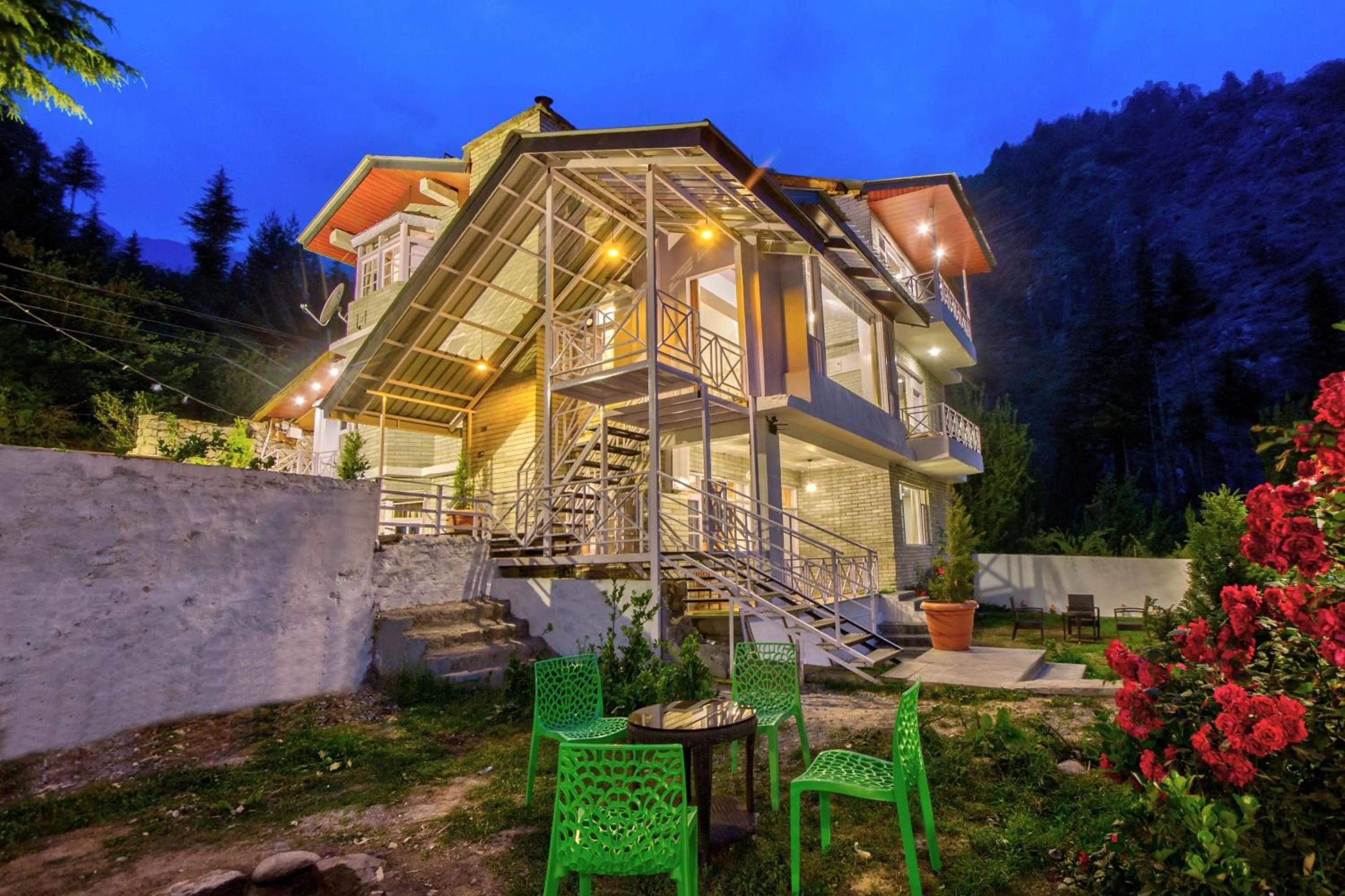 Property building in Baan by Snow City Farm