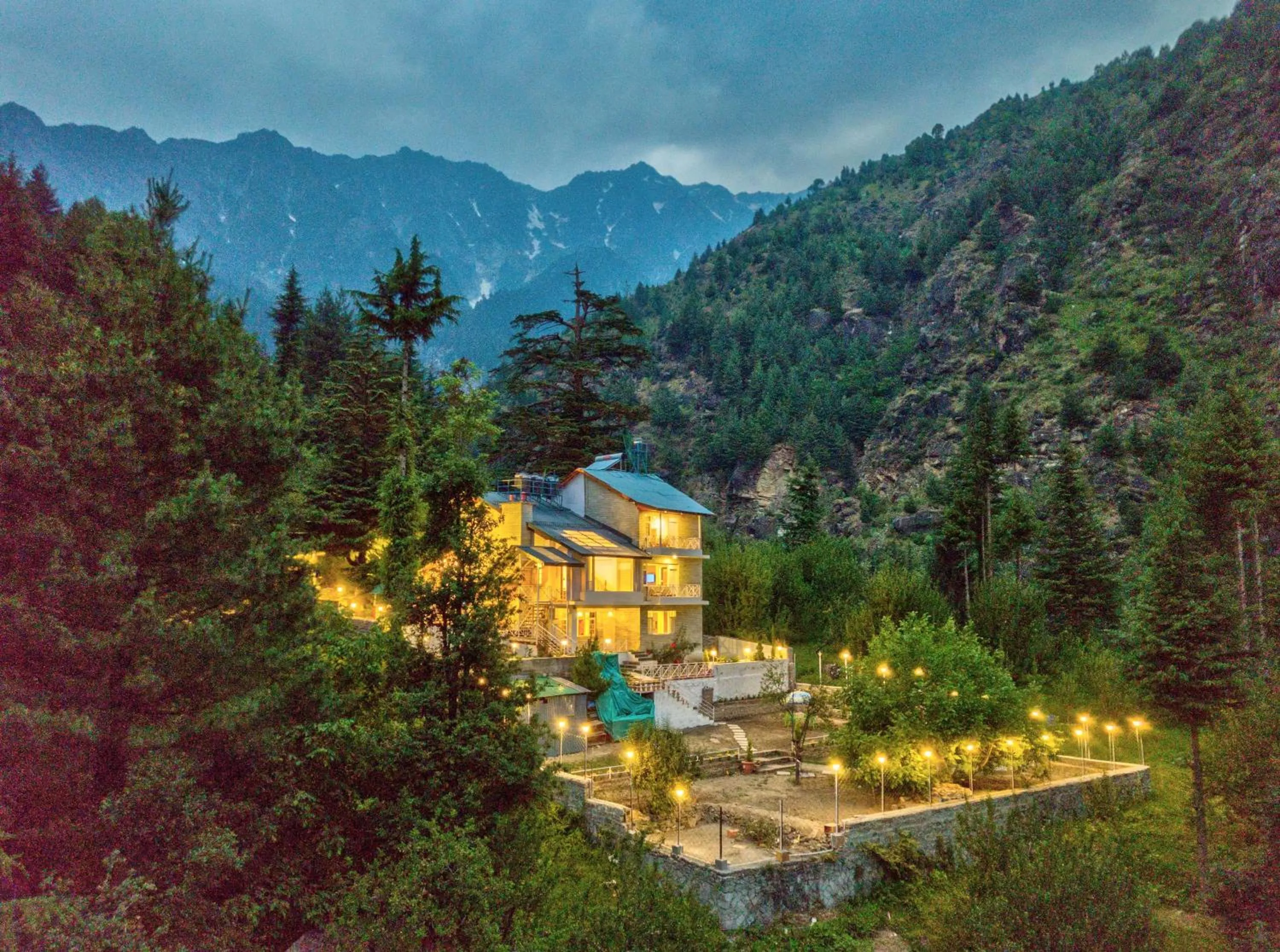 Mountain view in Baan by Snow City Farm