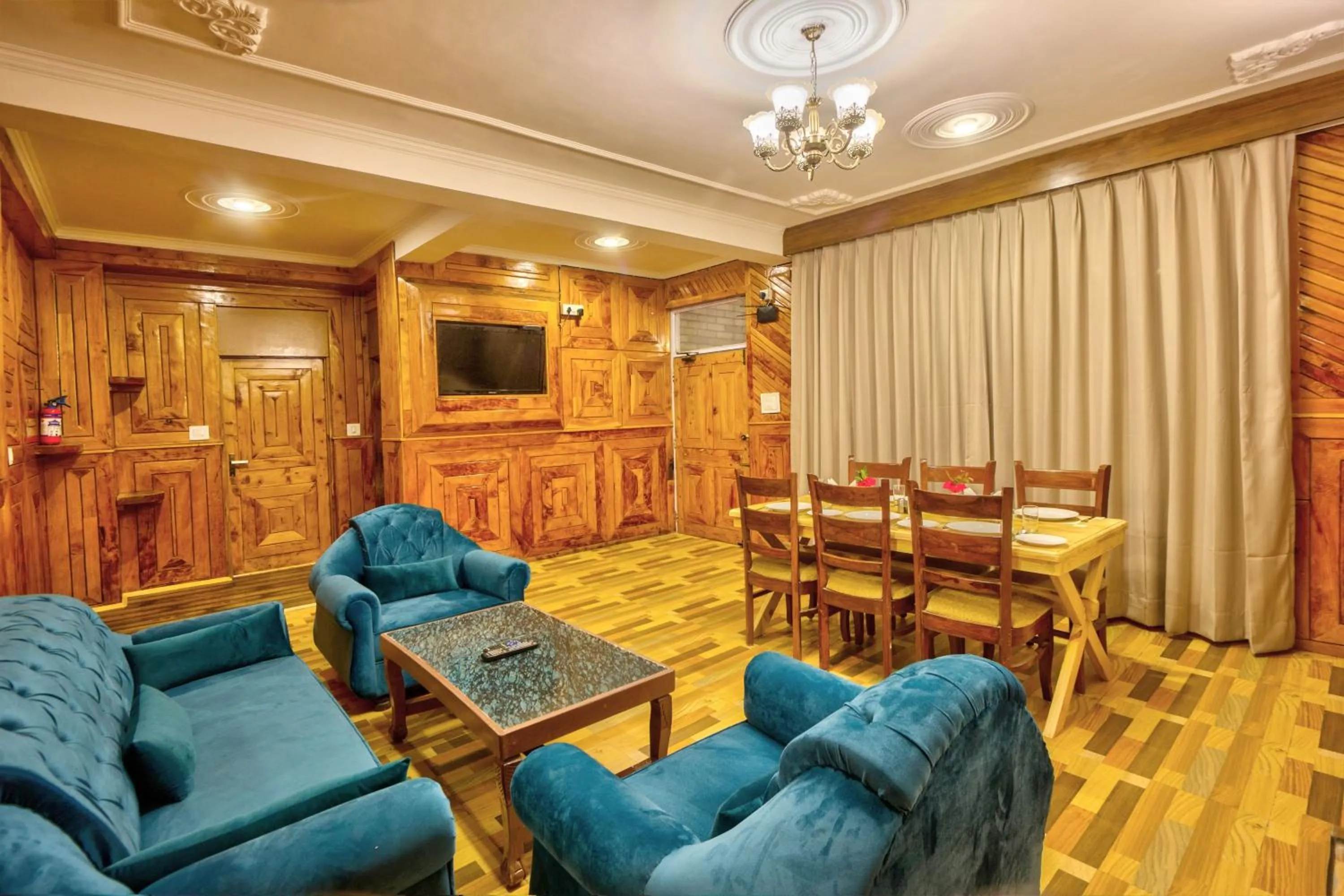 Living room in Baan by Snow City Farm