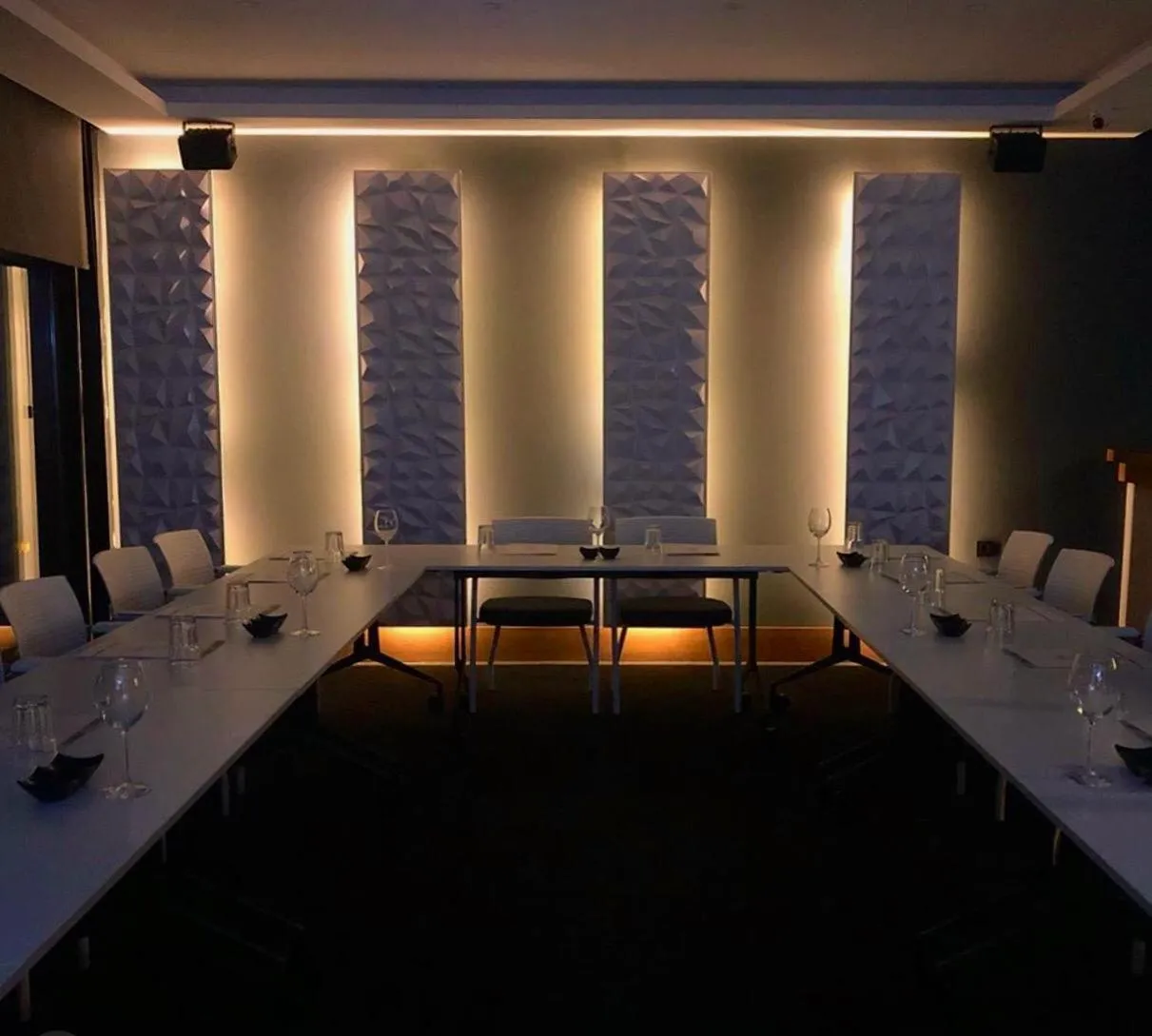 Meeting/conference room in Emens hotel