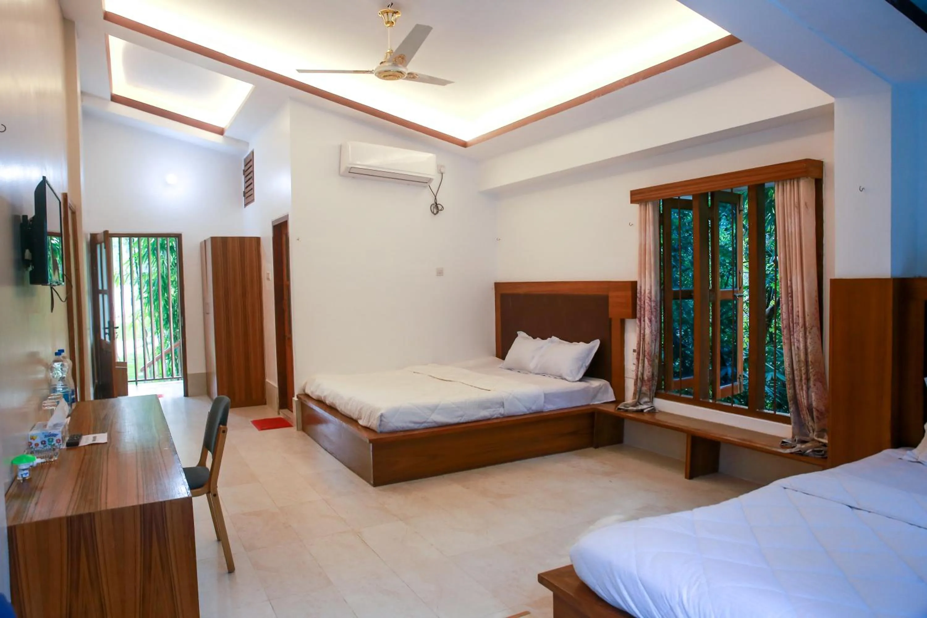 Photo of the whole room, Bed in Balishira Resort Ltd.