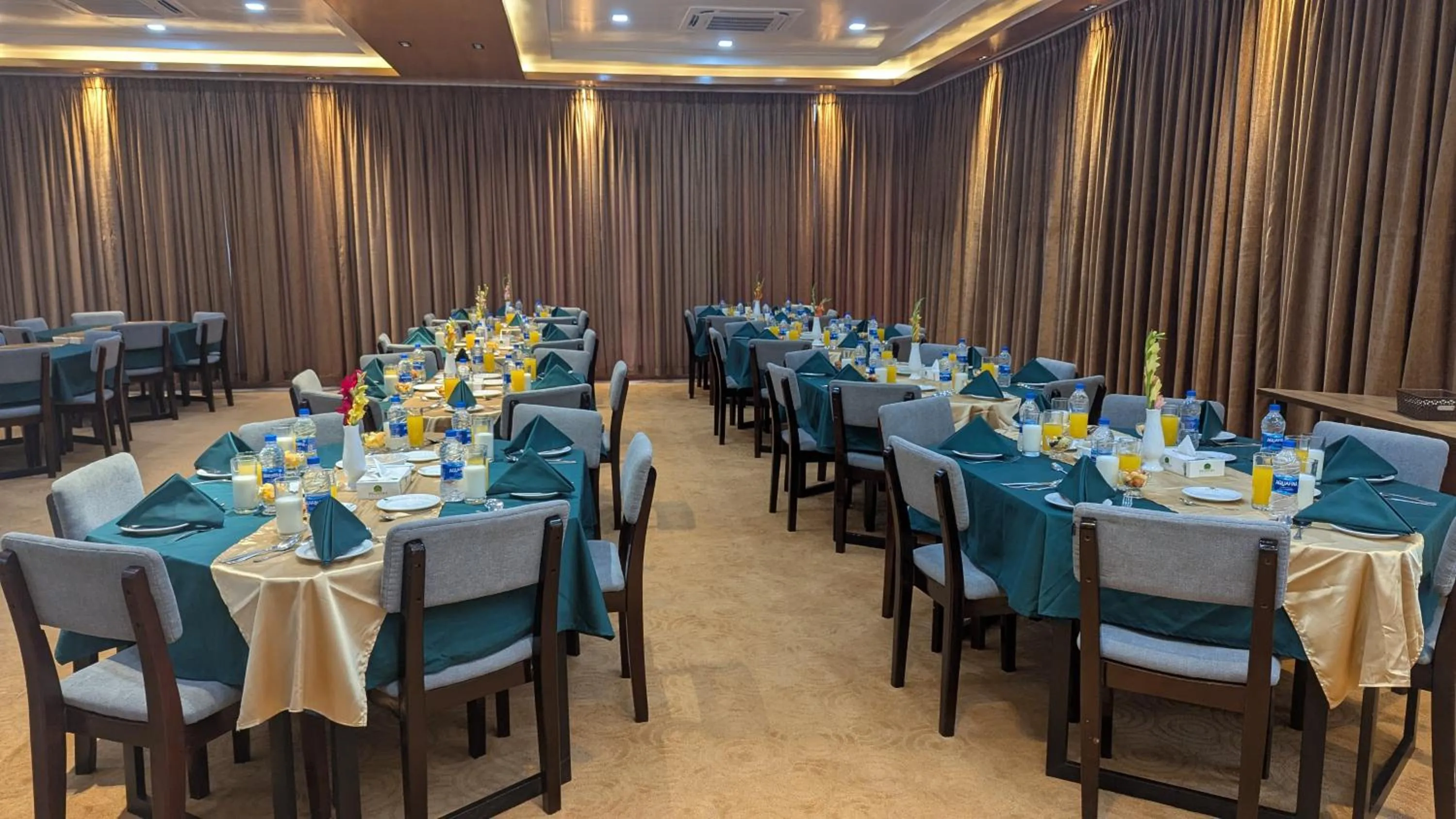 Restaurant/places to eat in Balishira Resort Ltd.