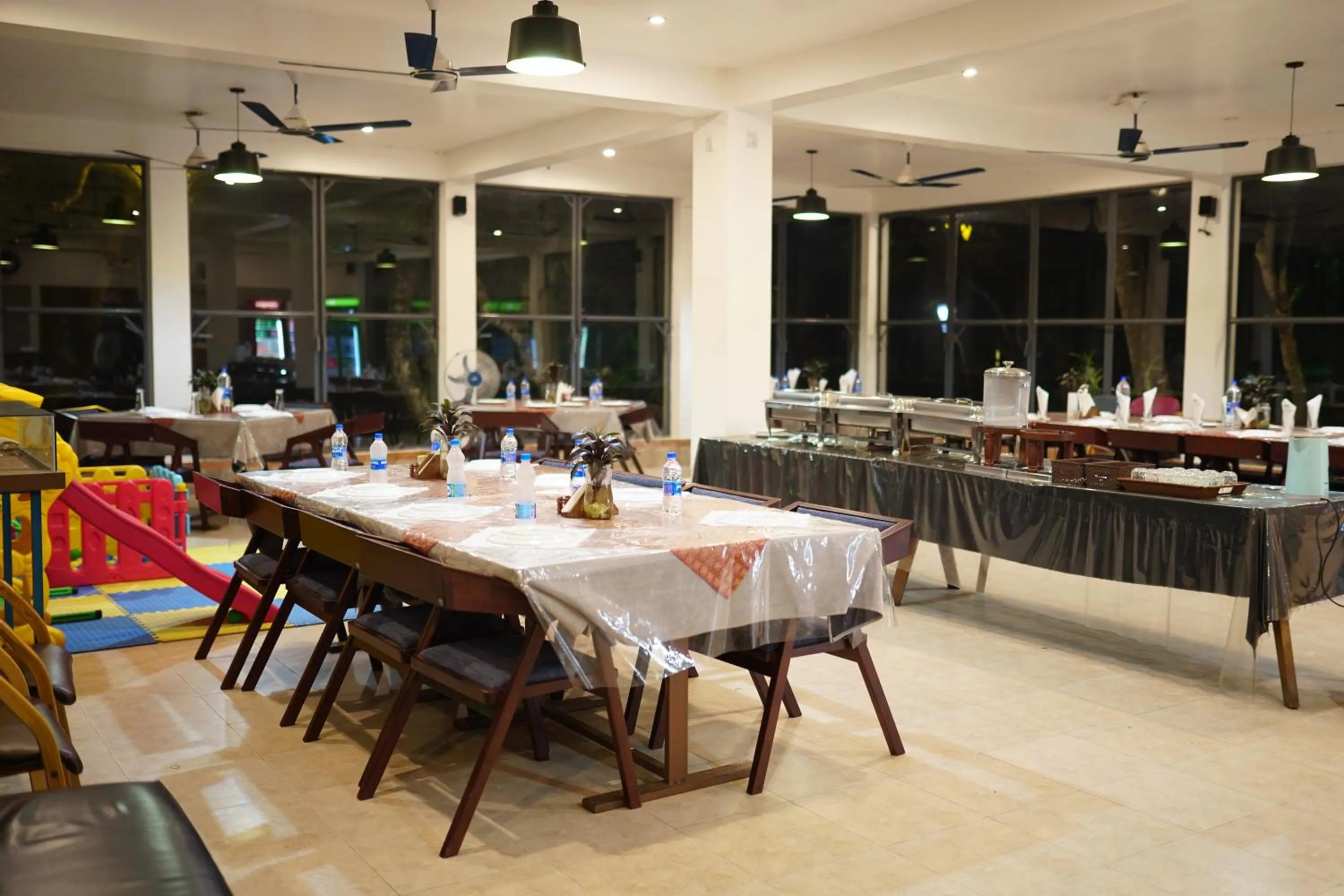 Restaurant/places to eat in Balishira Resort Ltd.