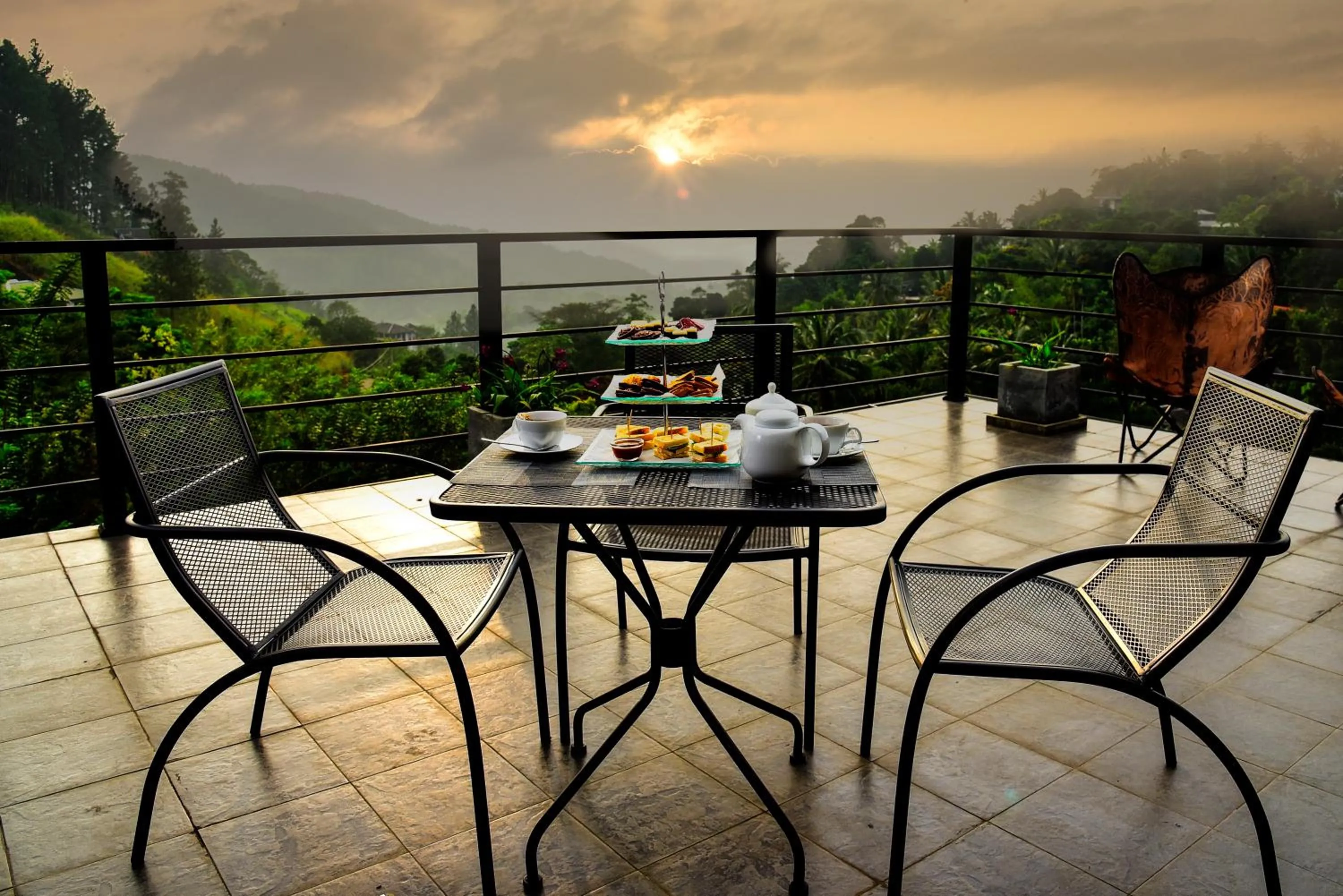 Coffee/tea facilities in Pine Hill Residence