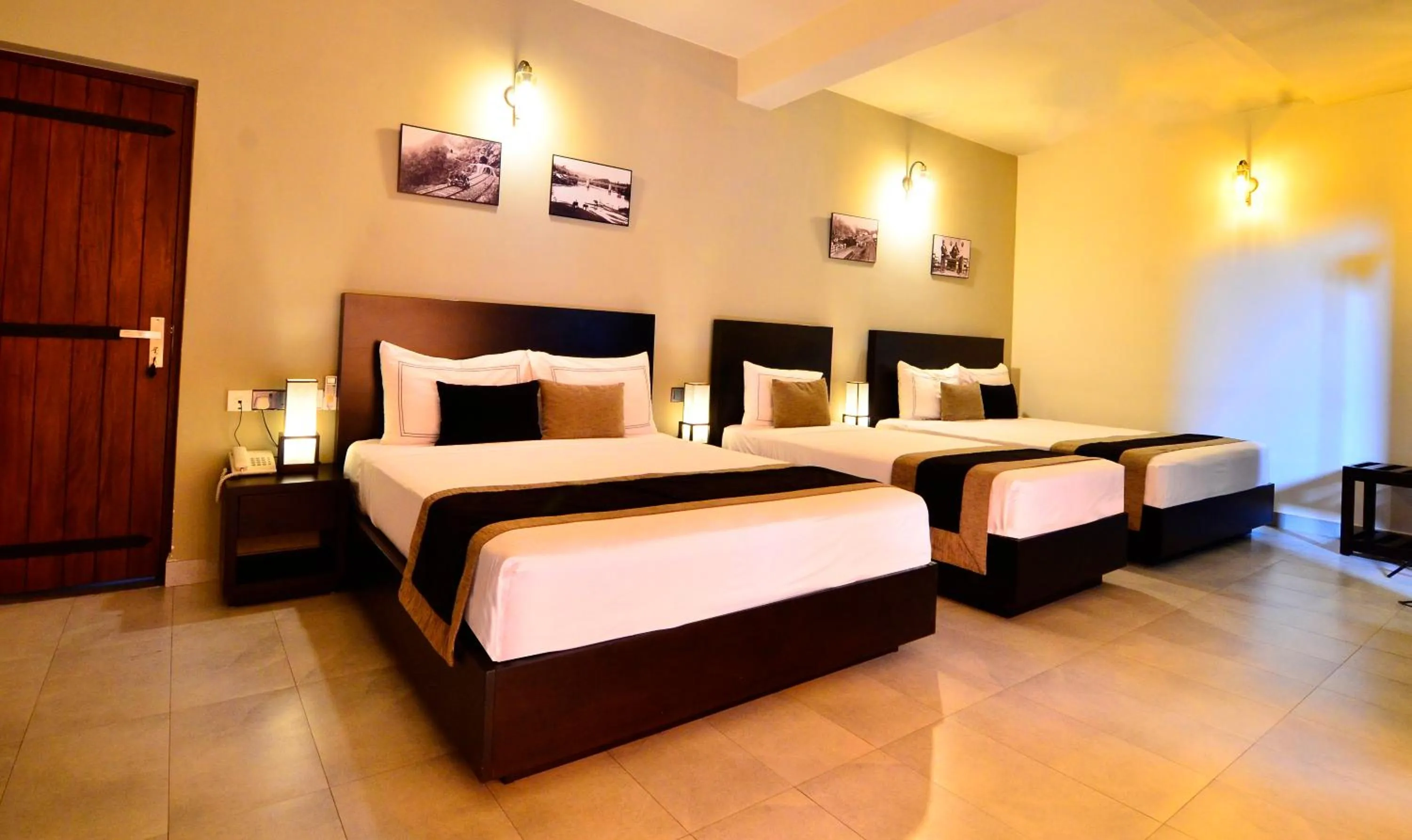 Bed in Pine Hill Residence