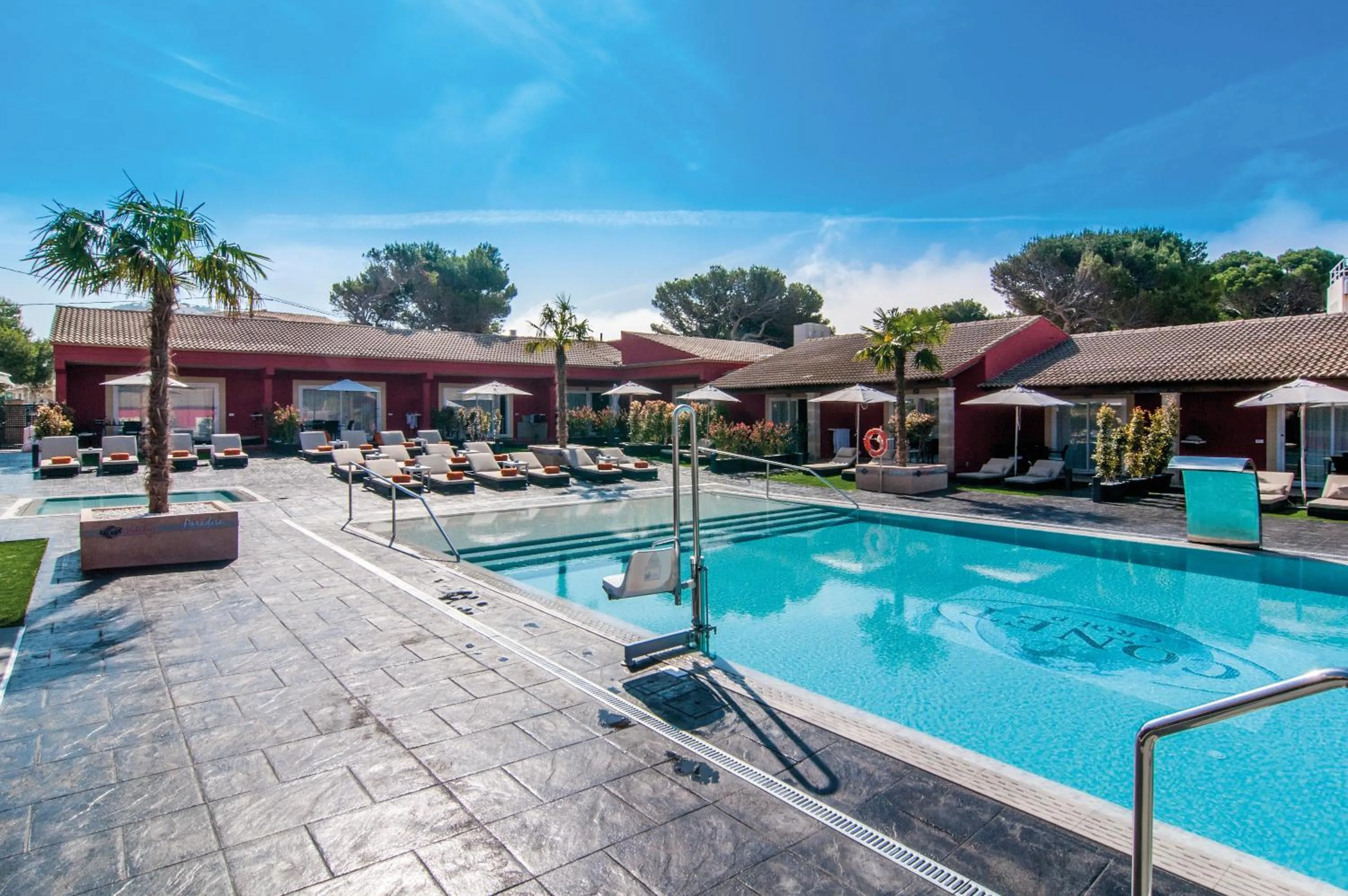 Property building in Hotel Paradise Residencial