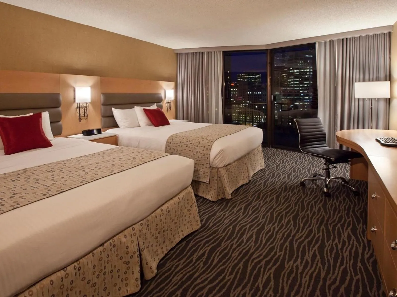 Bedroom, Bed in Warwick Seattle