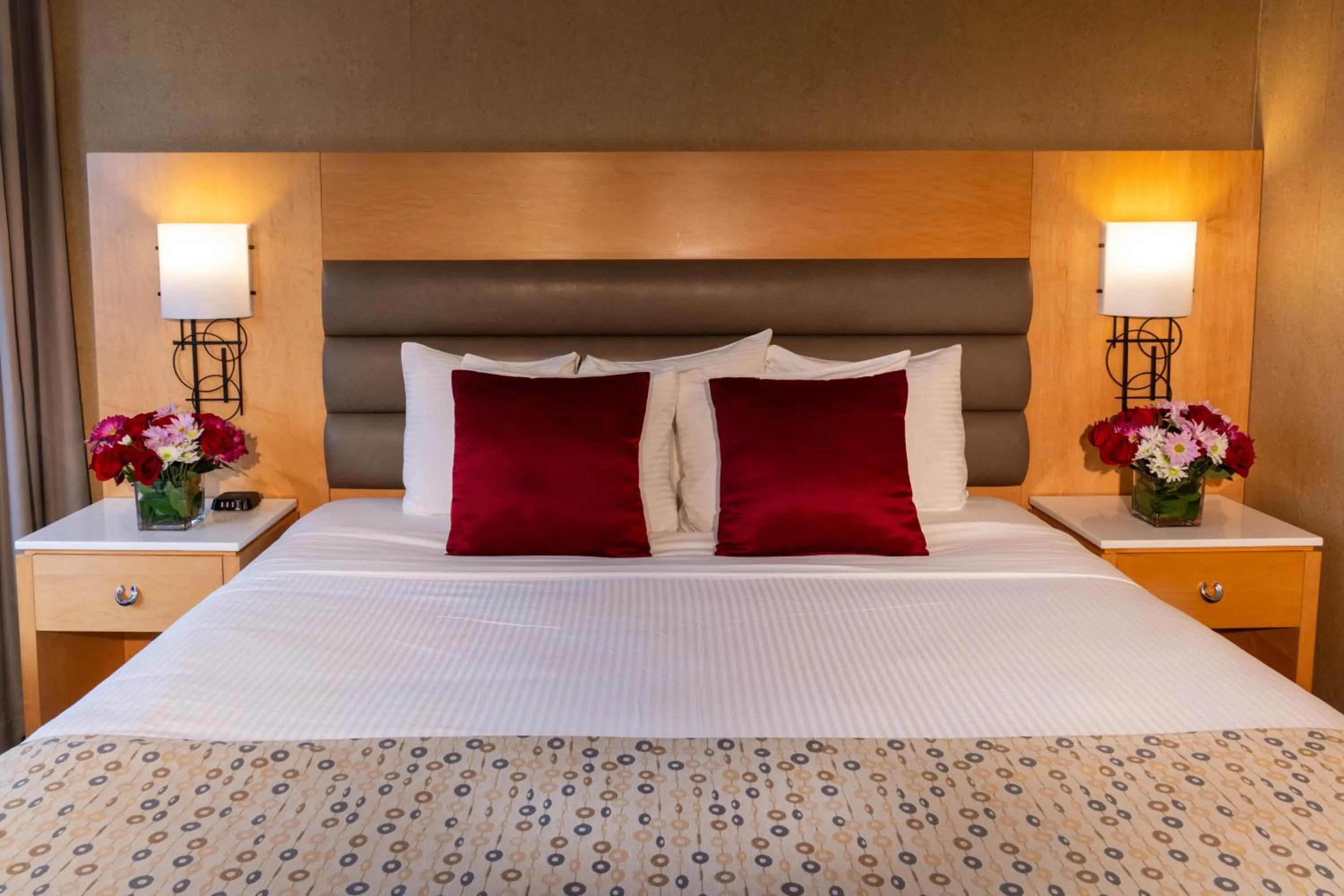 Bedroom, Bed in Warwick Seattle