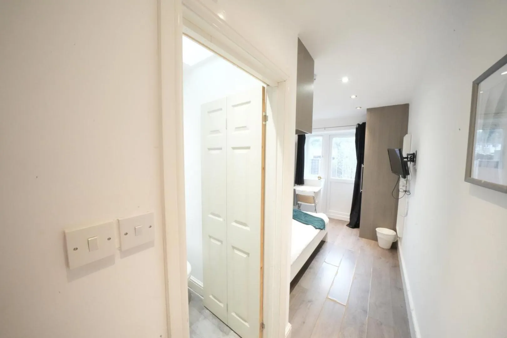 Bed in Grand Airport Ensuites