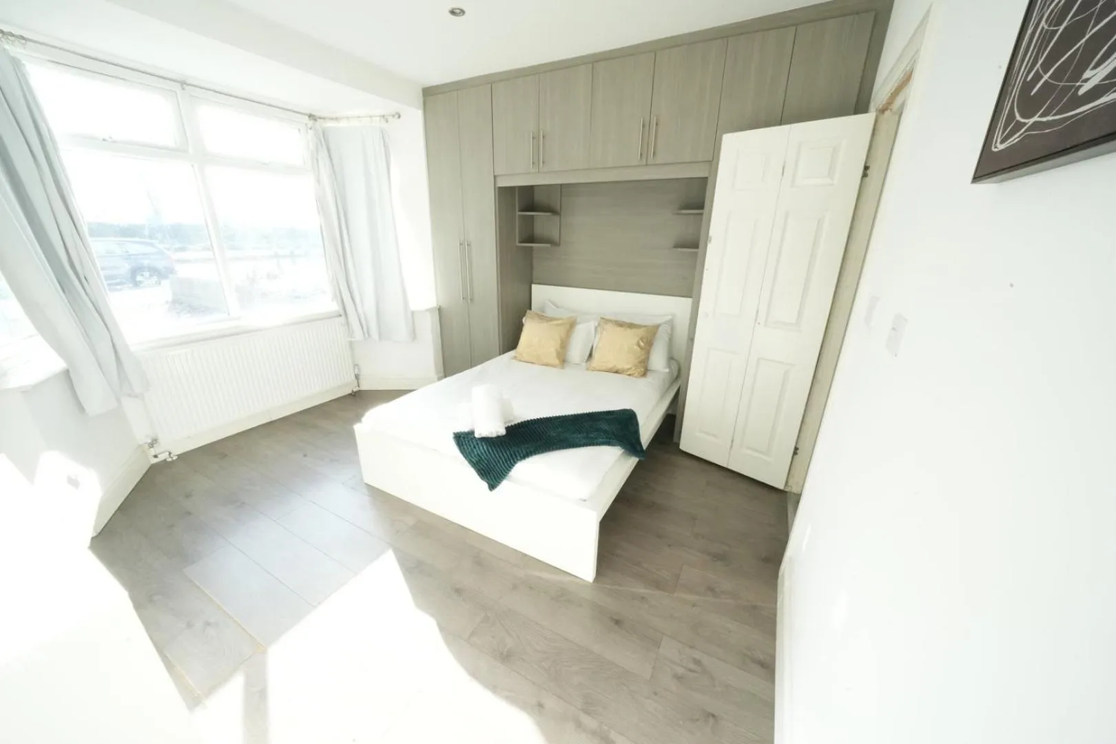 Bed in Grand Airport Ensuites