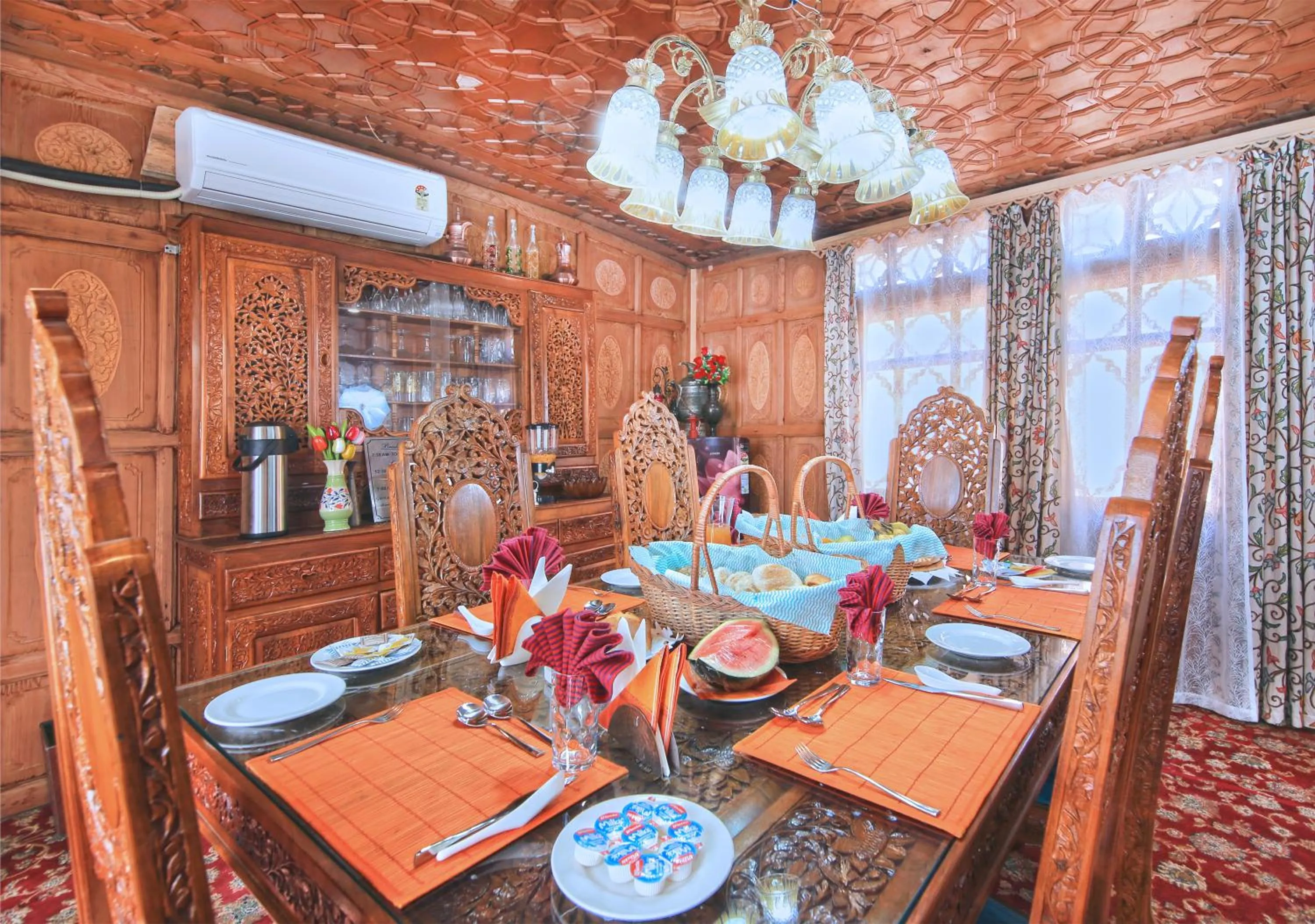 Buffet breakfast in Kolu Group Of Houseboats