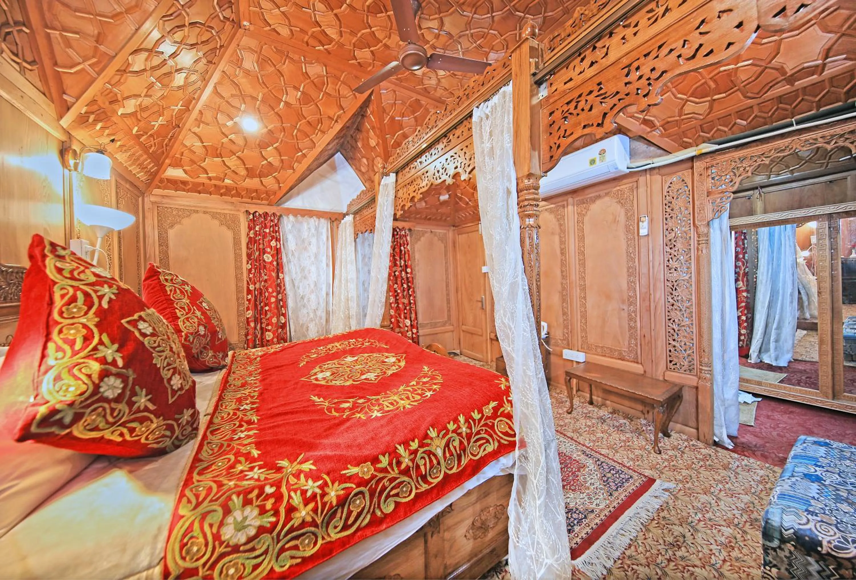 Bedroom, Bed in Kolu Group Of Houseboats
