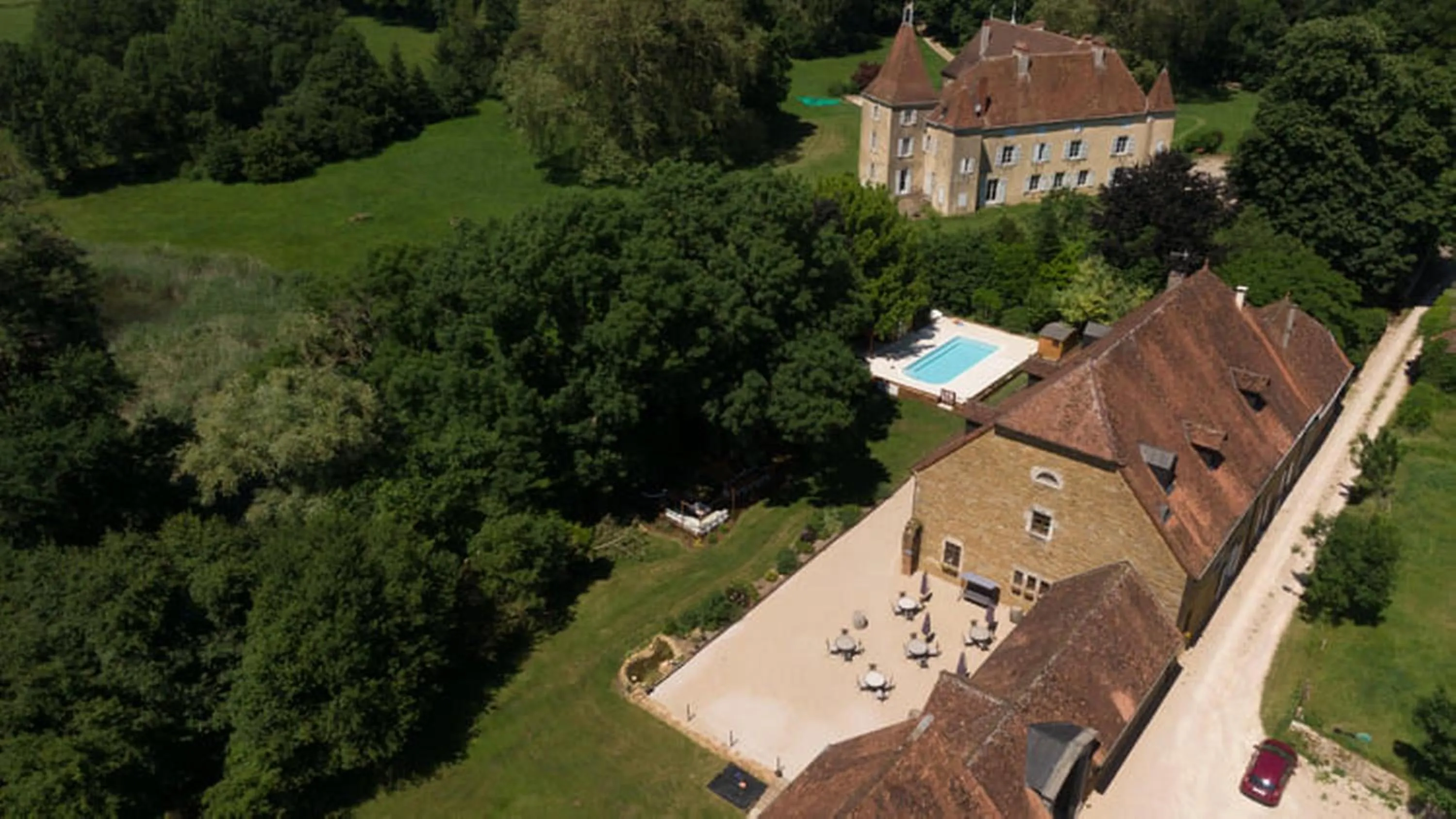 Property building in Domaine de Bersaillin