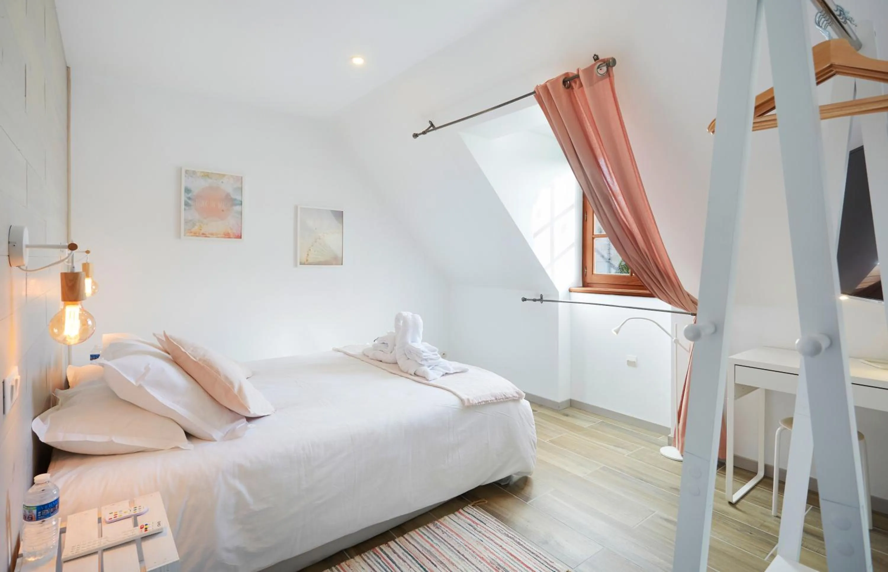 Bedroom, Bed in Domaine de Bersaillin