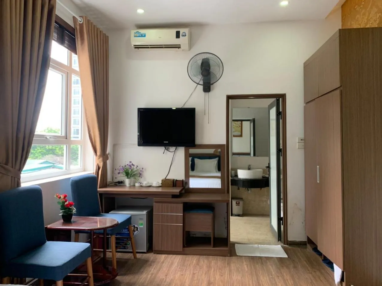 Seating area in Duc Long Hotel