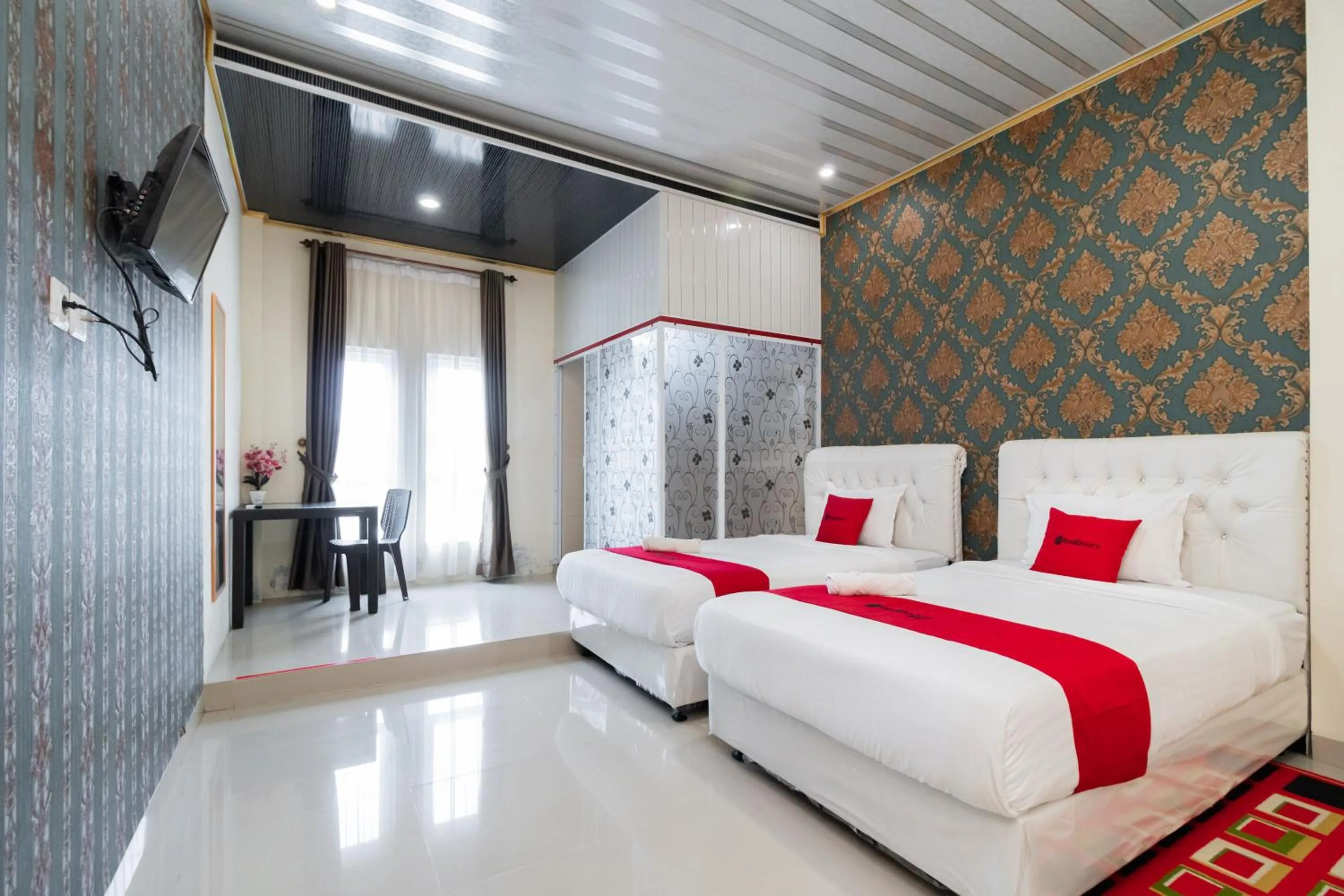 Bedroom, Bed in RedDoorz Syariah near Minangkabau International Aiport