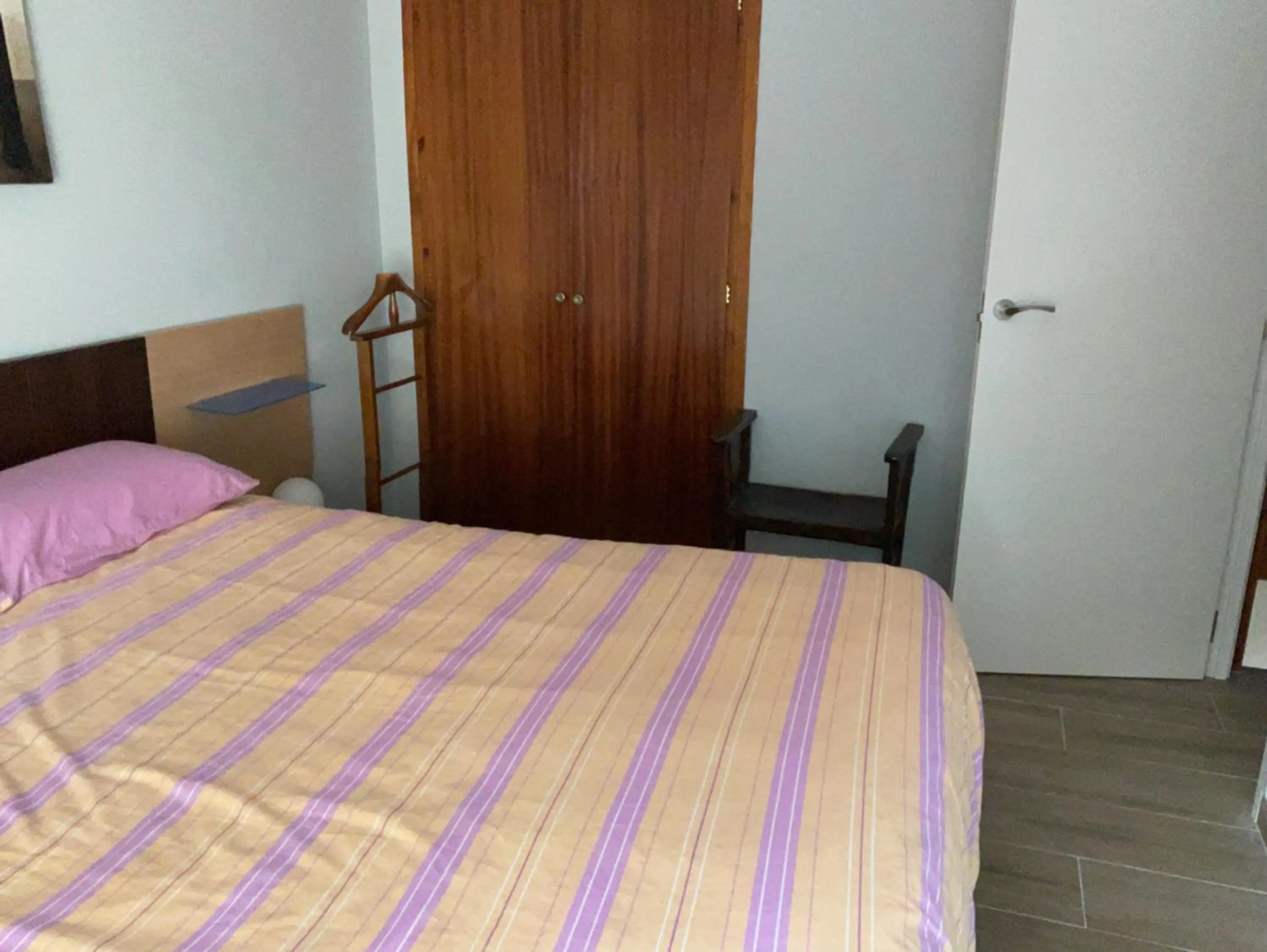 Bedroom, Bed in Casa con Gran Piscina particular cerca playa