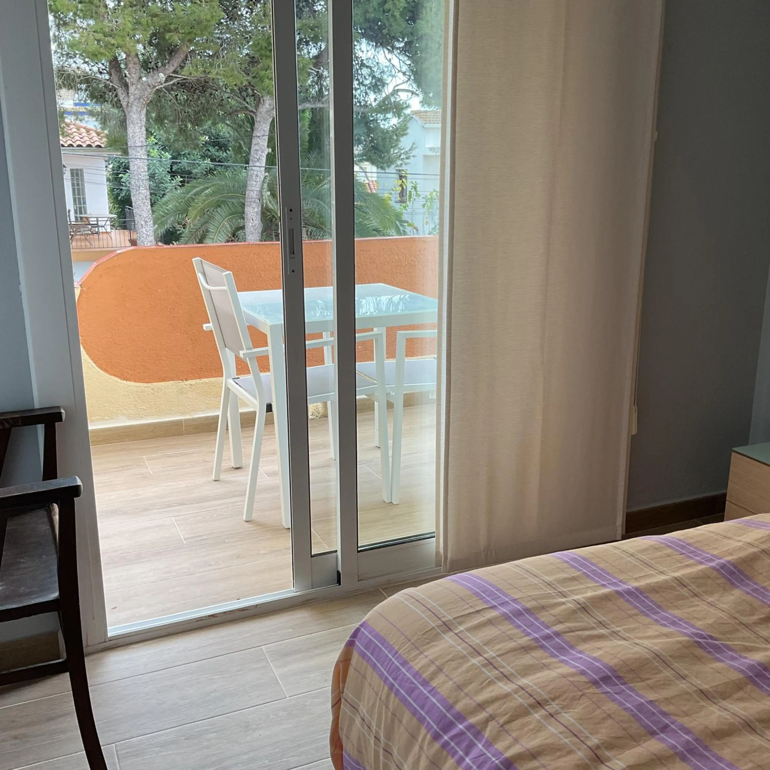 Bedroom, Bed in Casa con Gran Piscina particular cerca playa