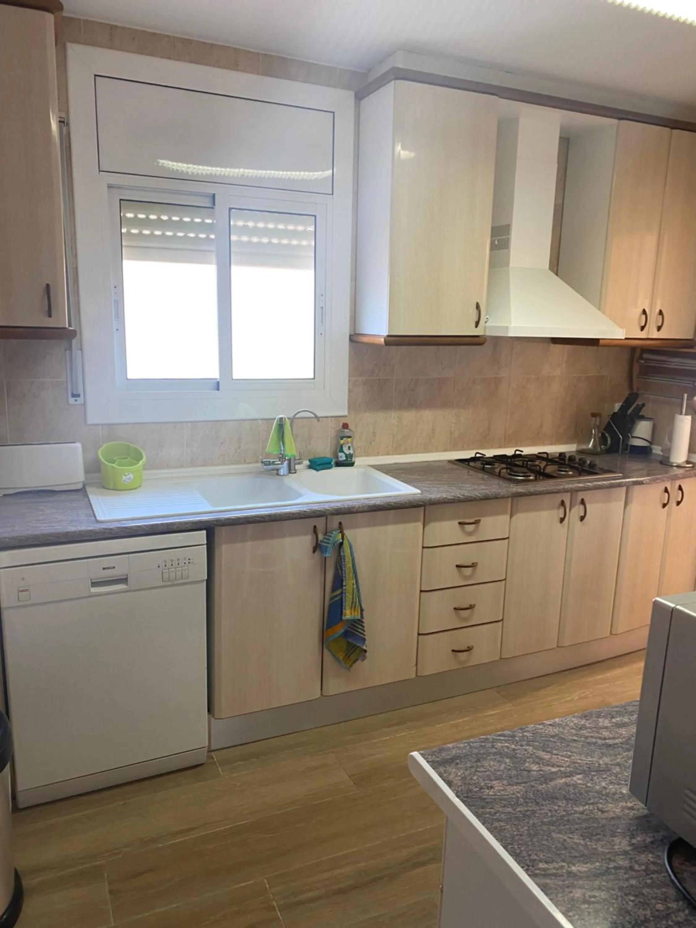 Kitchen or kitchenette in Casa con Gran Piscina particular cerca playa