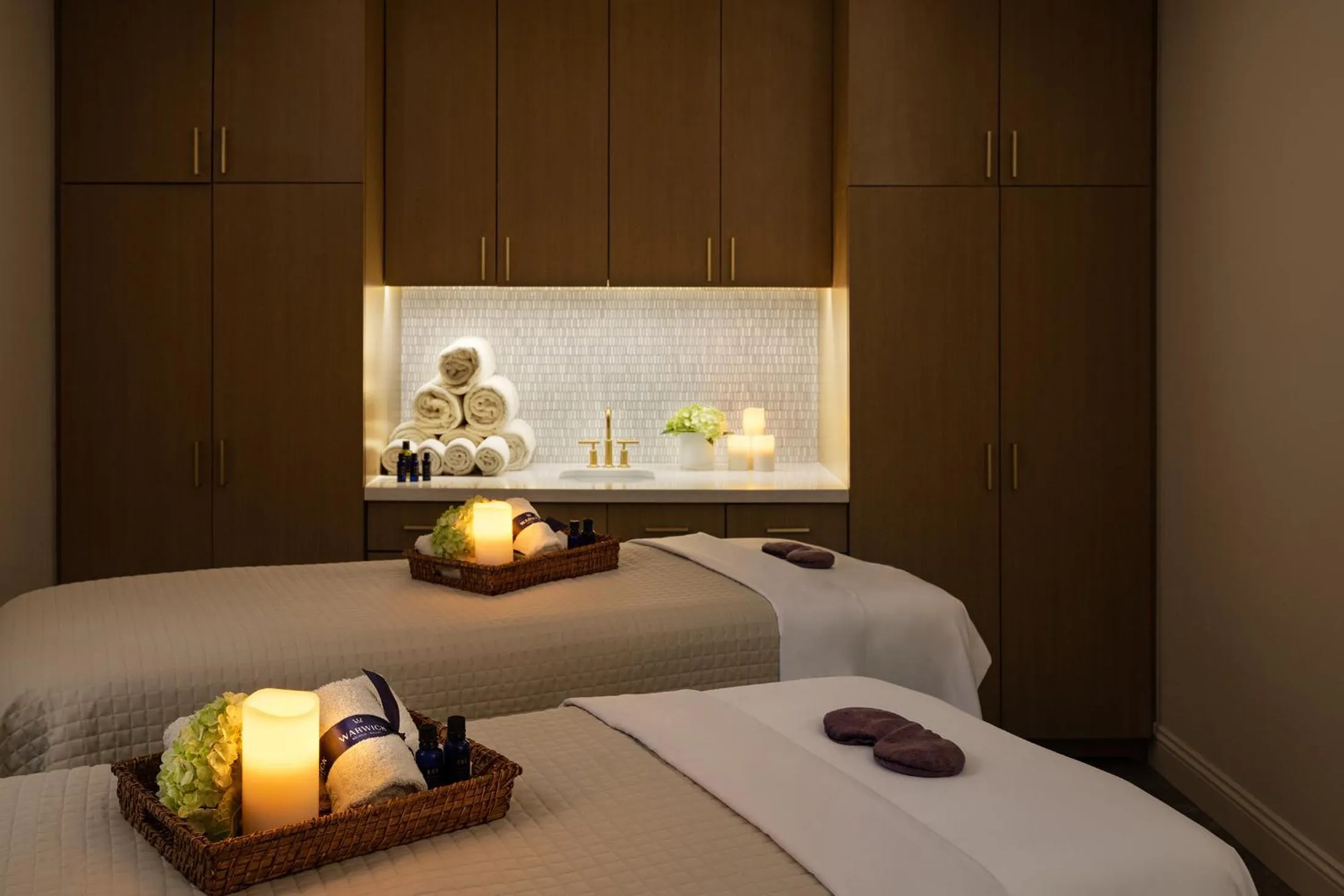 Spa and wellness centre/facilities, Bed in Warwick Melrose Hotel