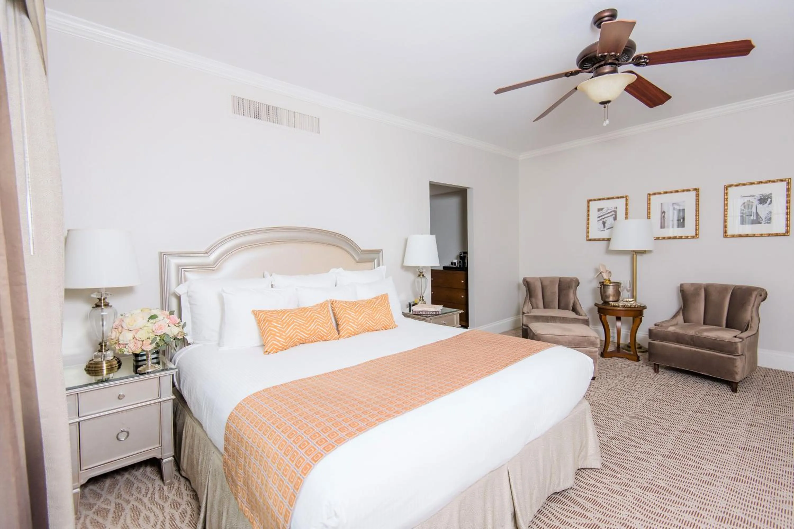 Bed in Warwick Melrose Hotel