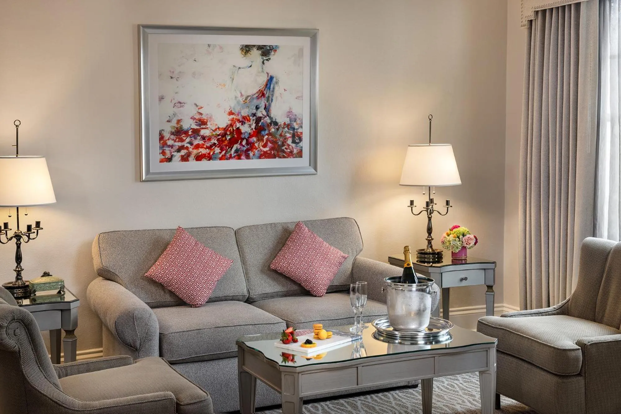 Living room in Warwick Melrose Hotel