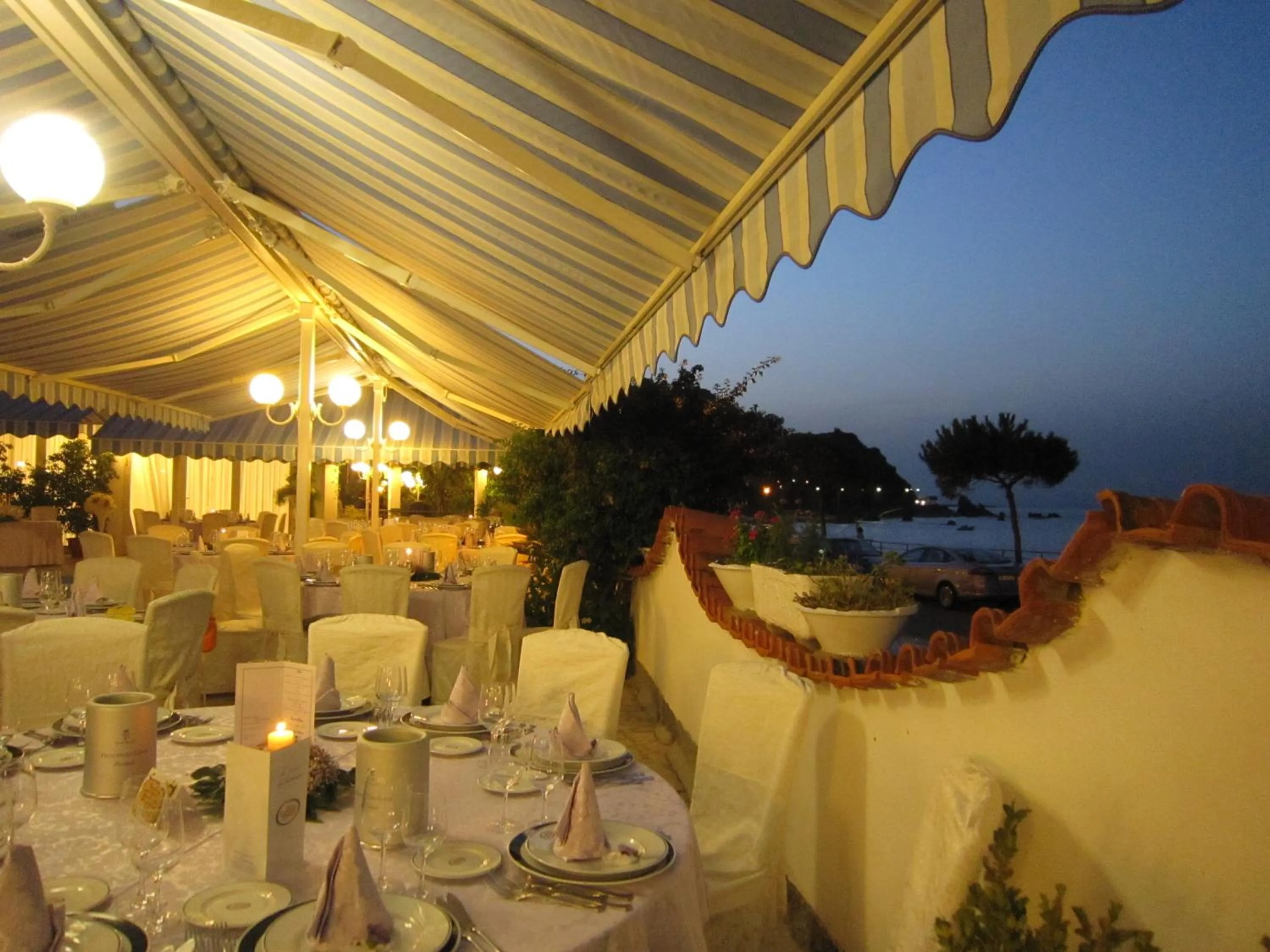 Evening entertainment in Hotel La Tartaruga