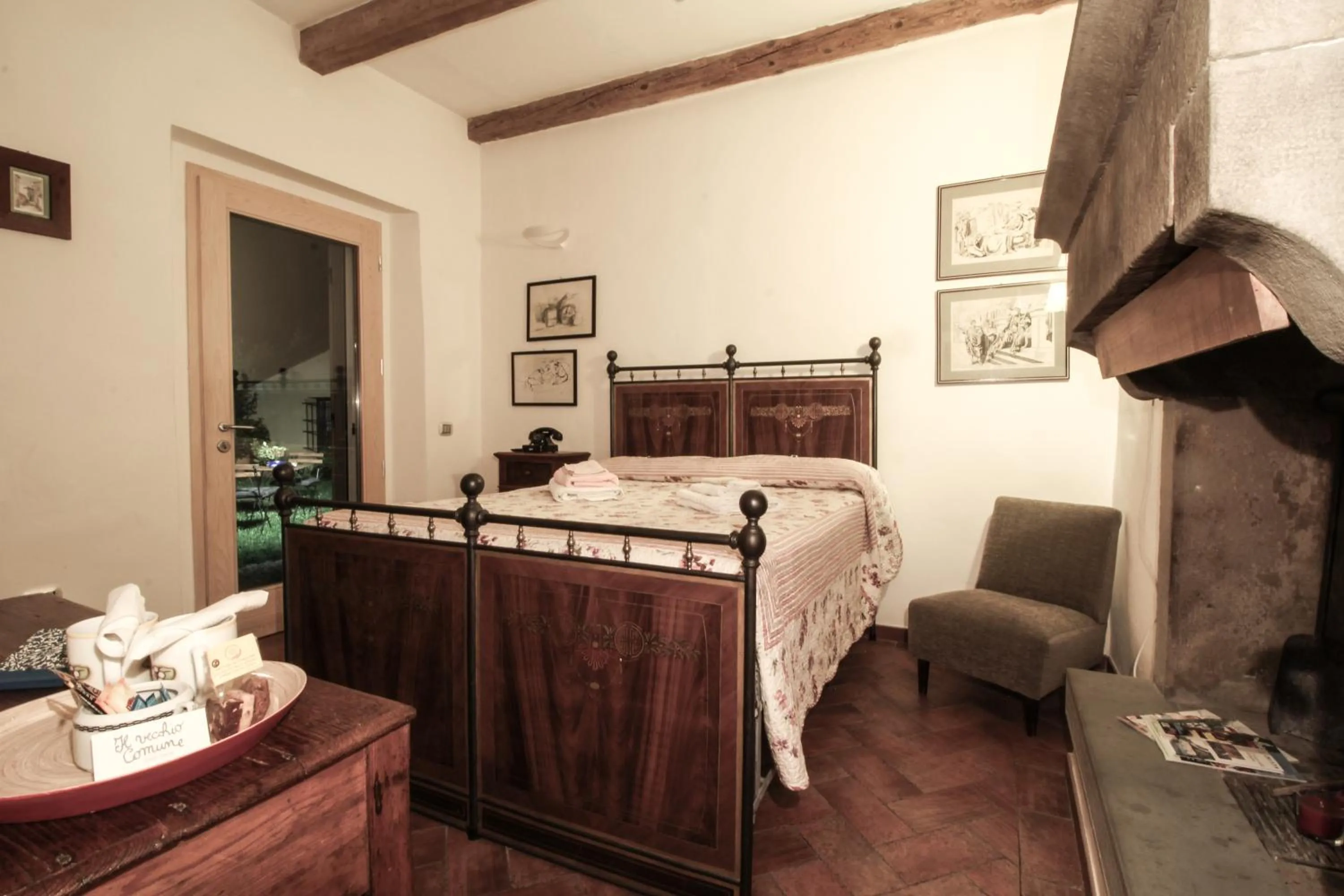 Family Room with Garden View in Il Vecchio Comune