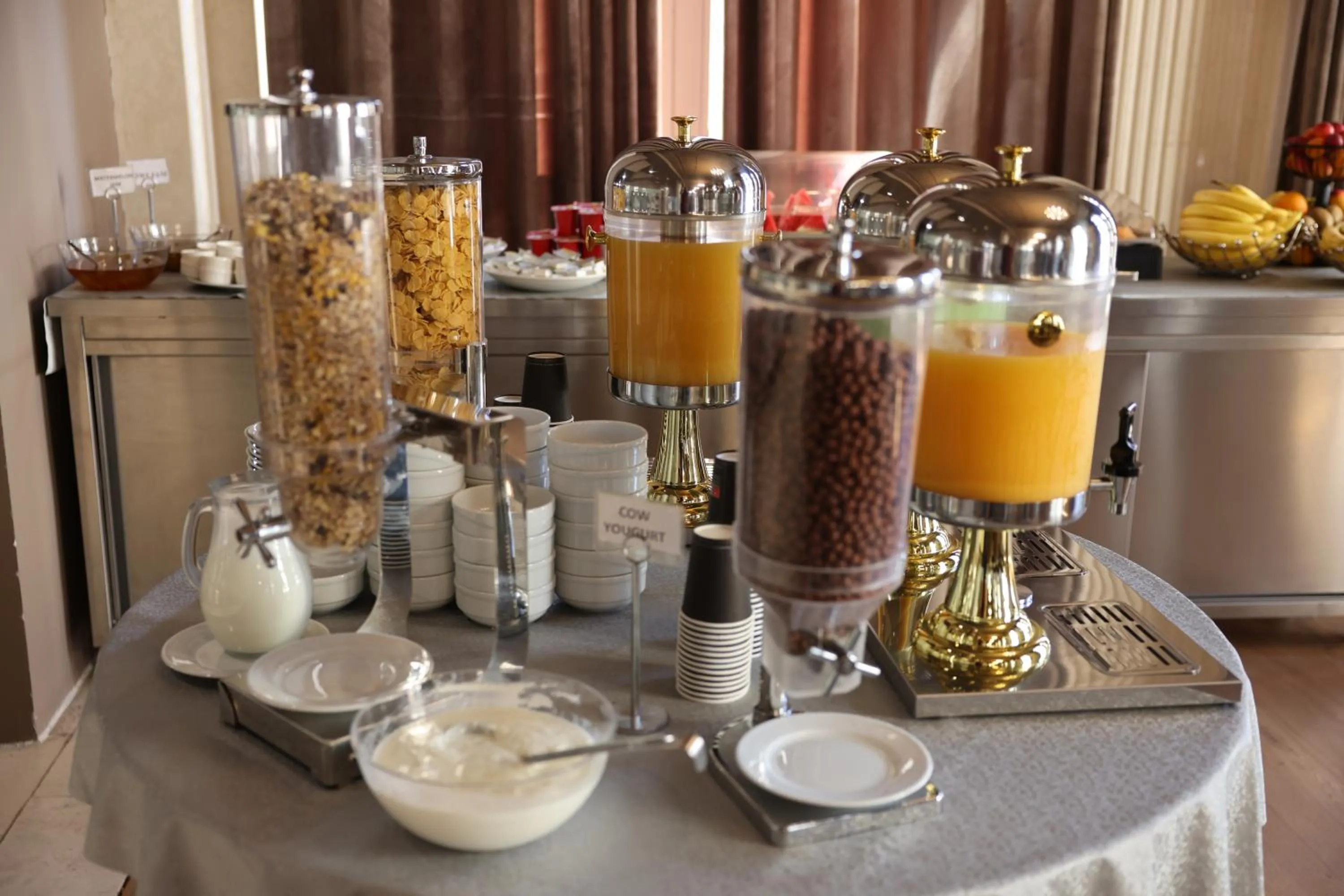 Buffet breakfast in Hotel Colombo