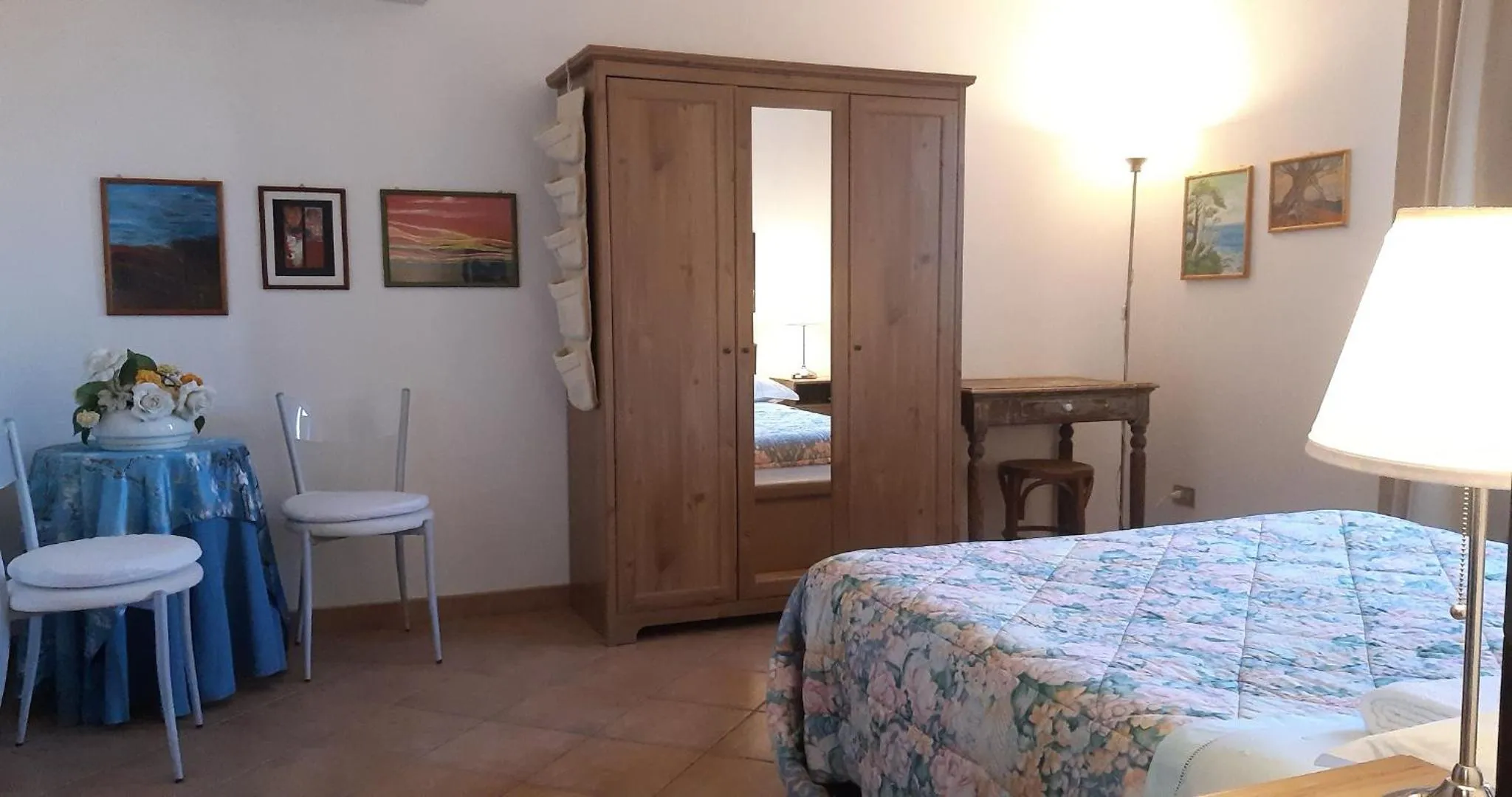 Coffee/tea facilities, Bed in Fabiola B & B