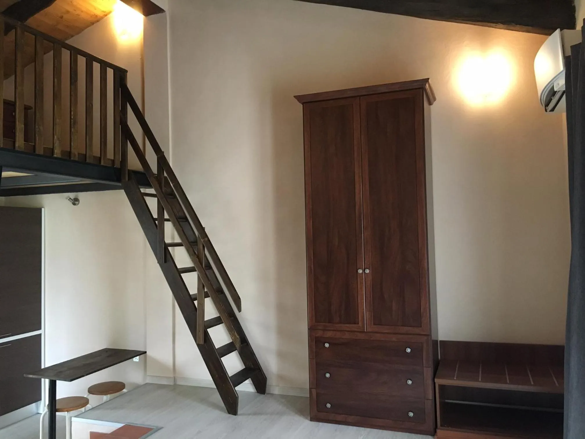 Decorative detail in The Green Guest House