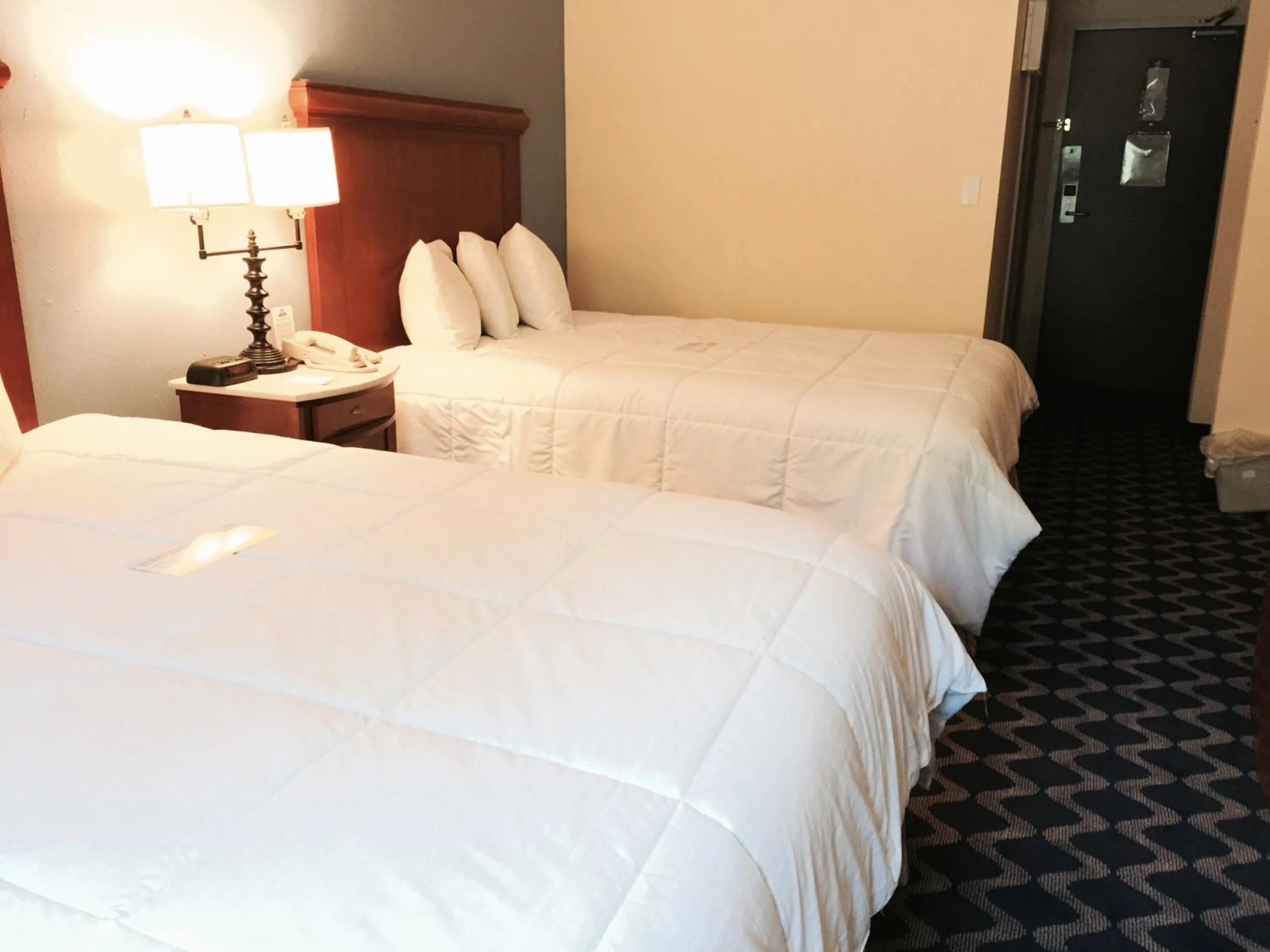 Photo of the whole room, Bed in Aderi Hotel Near Casino