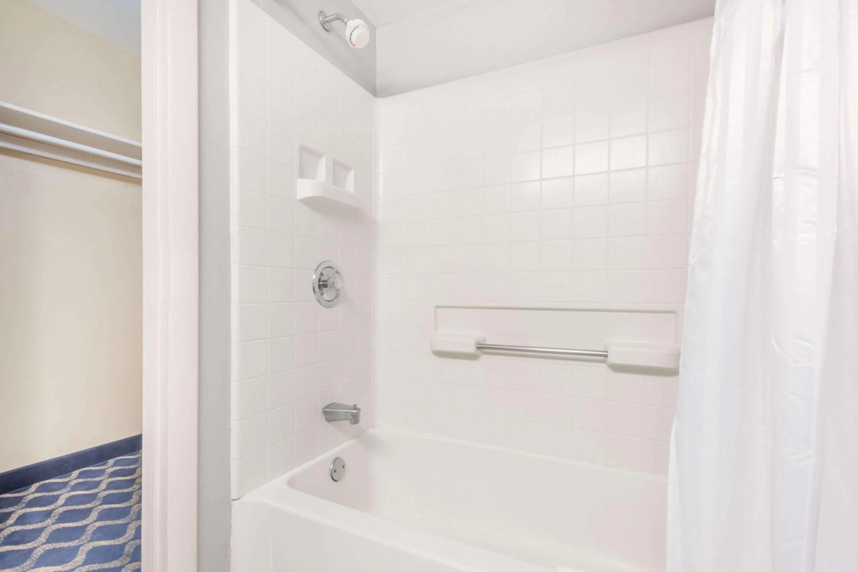 Photo of the whole room in Aderi Hotel Near Casino