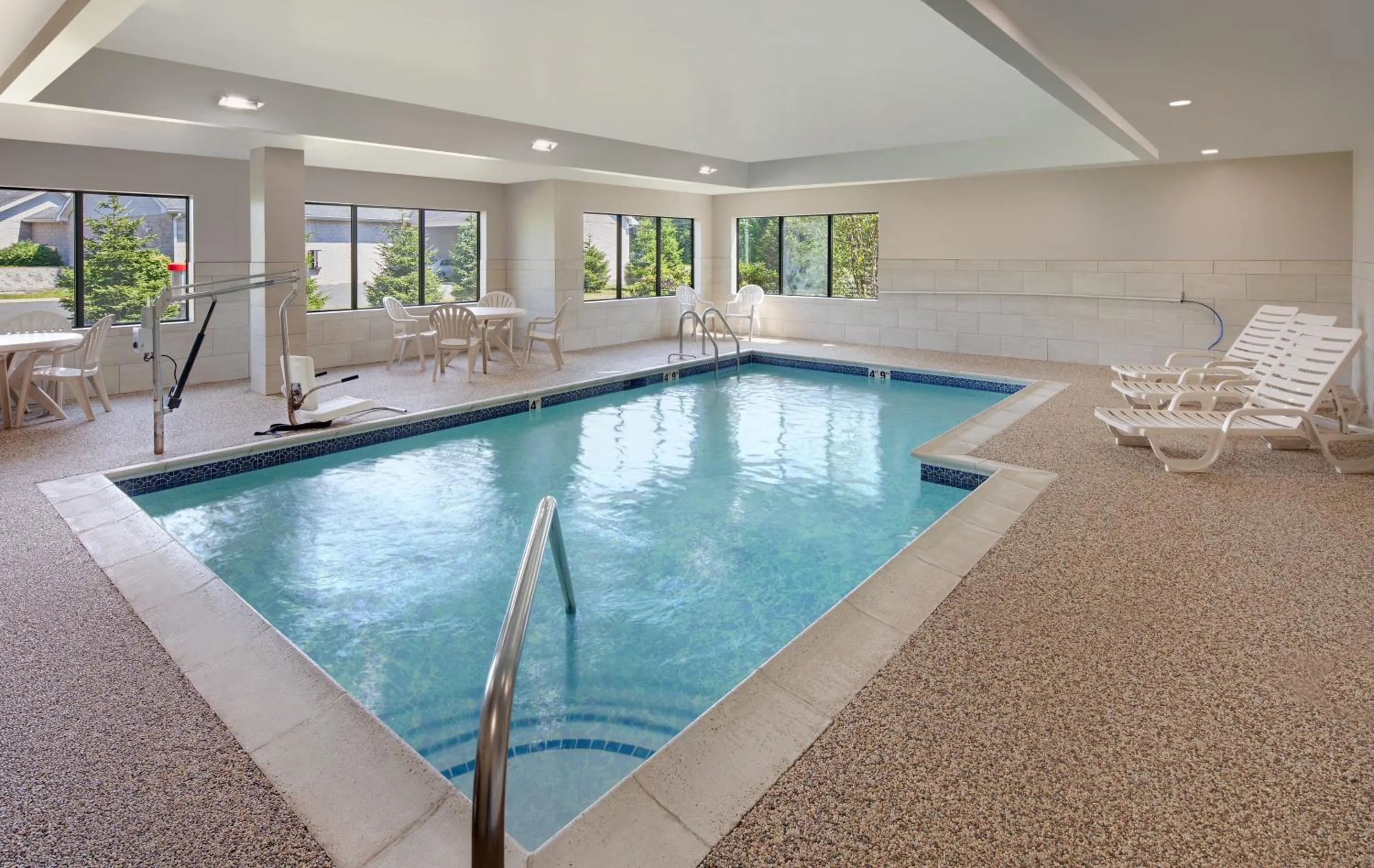 Swimming pool in Holiday Inn Express & Suites Bradley Airport by IHG
